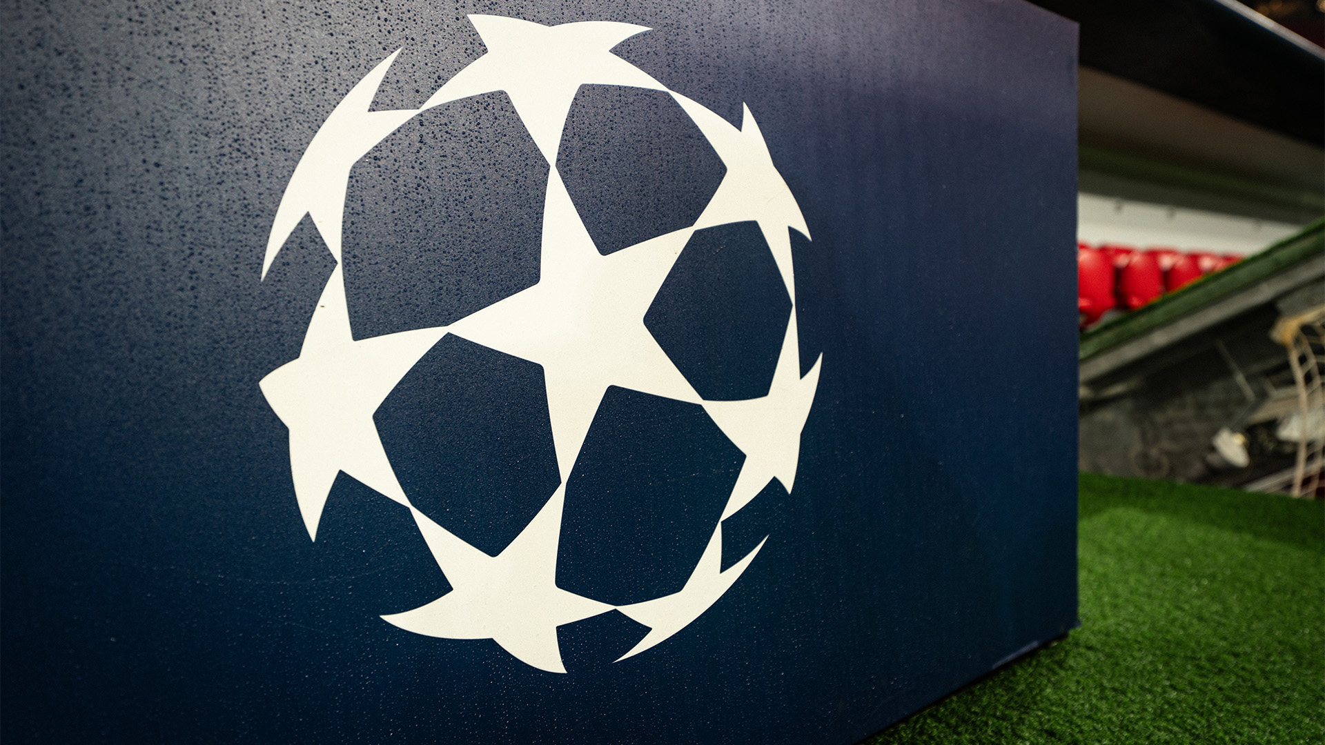 Champions League Logo in der Allianz Arena