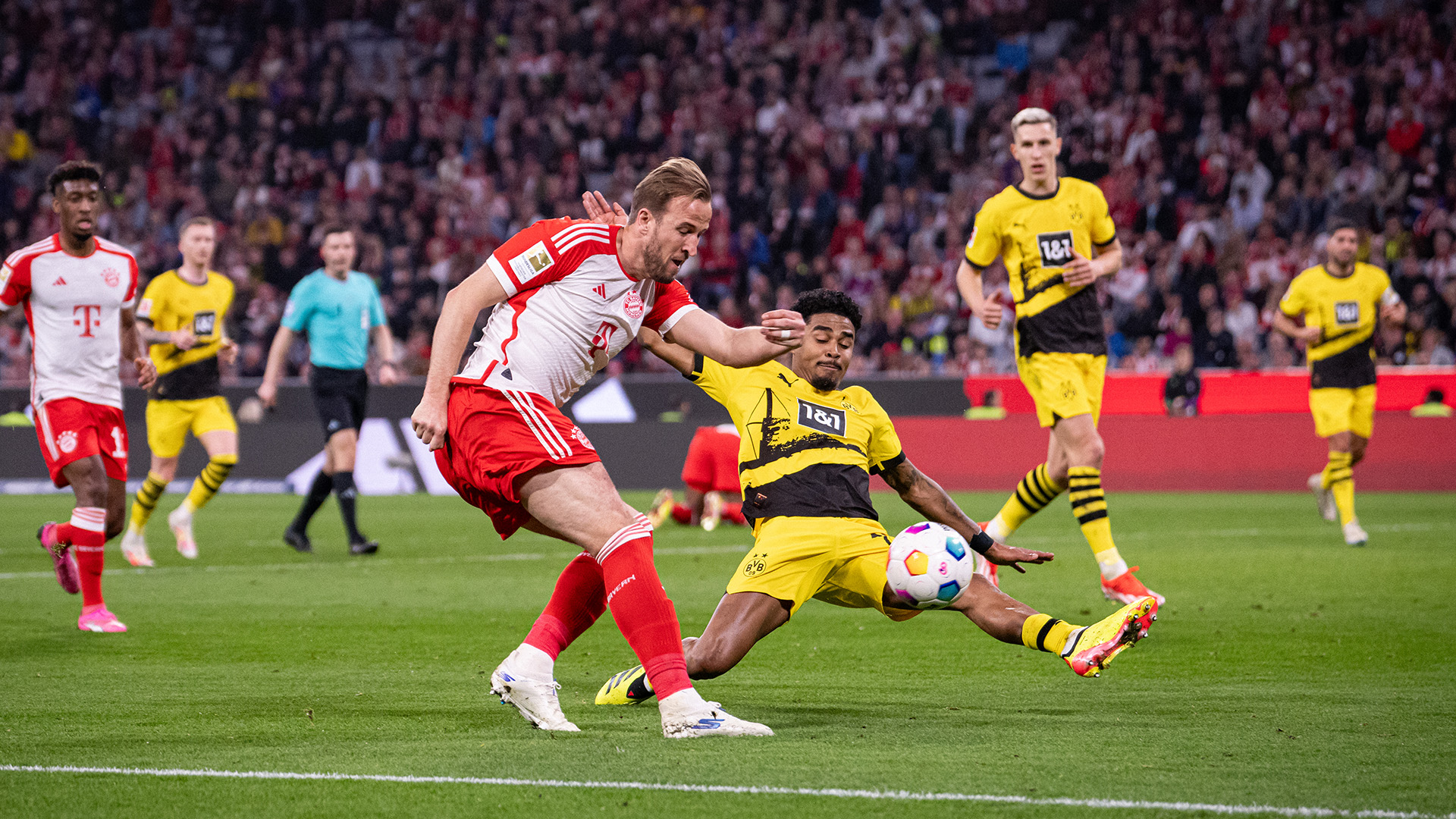 19-fcbayern-bvb-240330-mel