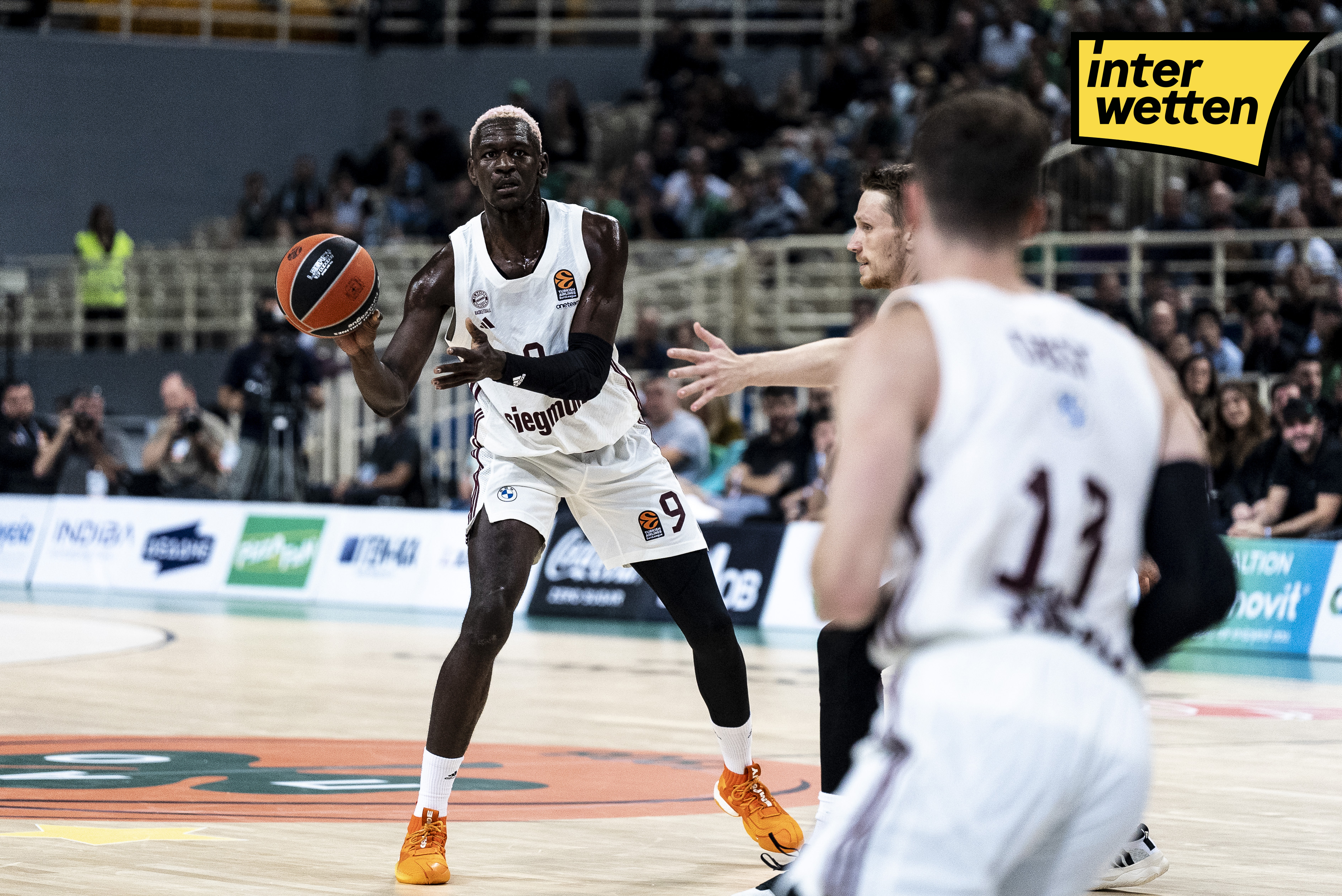 Isaac Bonga erzielte in Athen im Oktober zehn Zähler