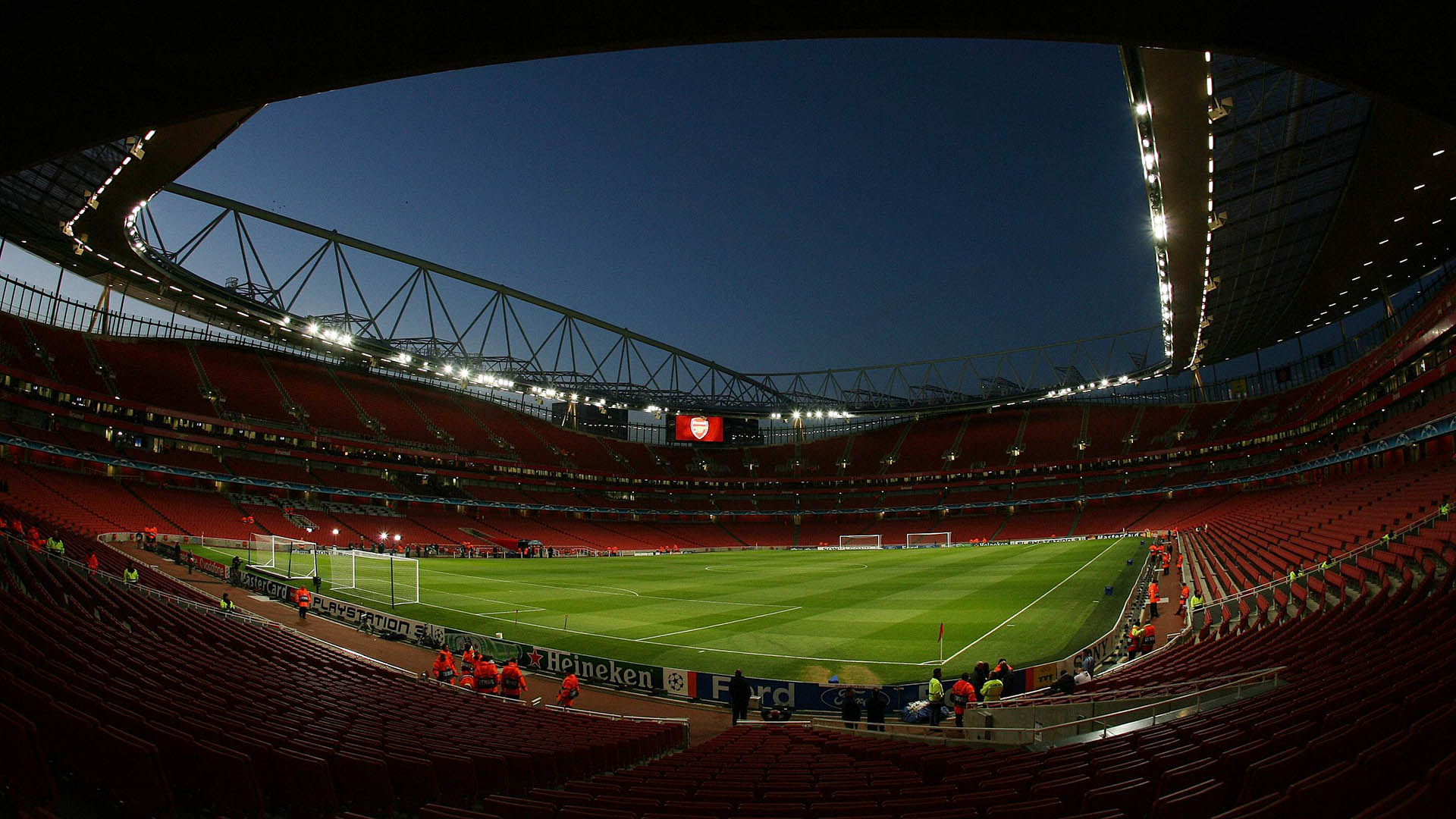 Der FC Arsenal trägt seine Heimspiele im Emirates Stadium in London aus.