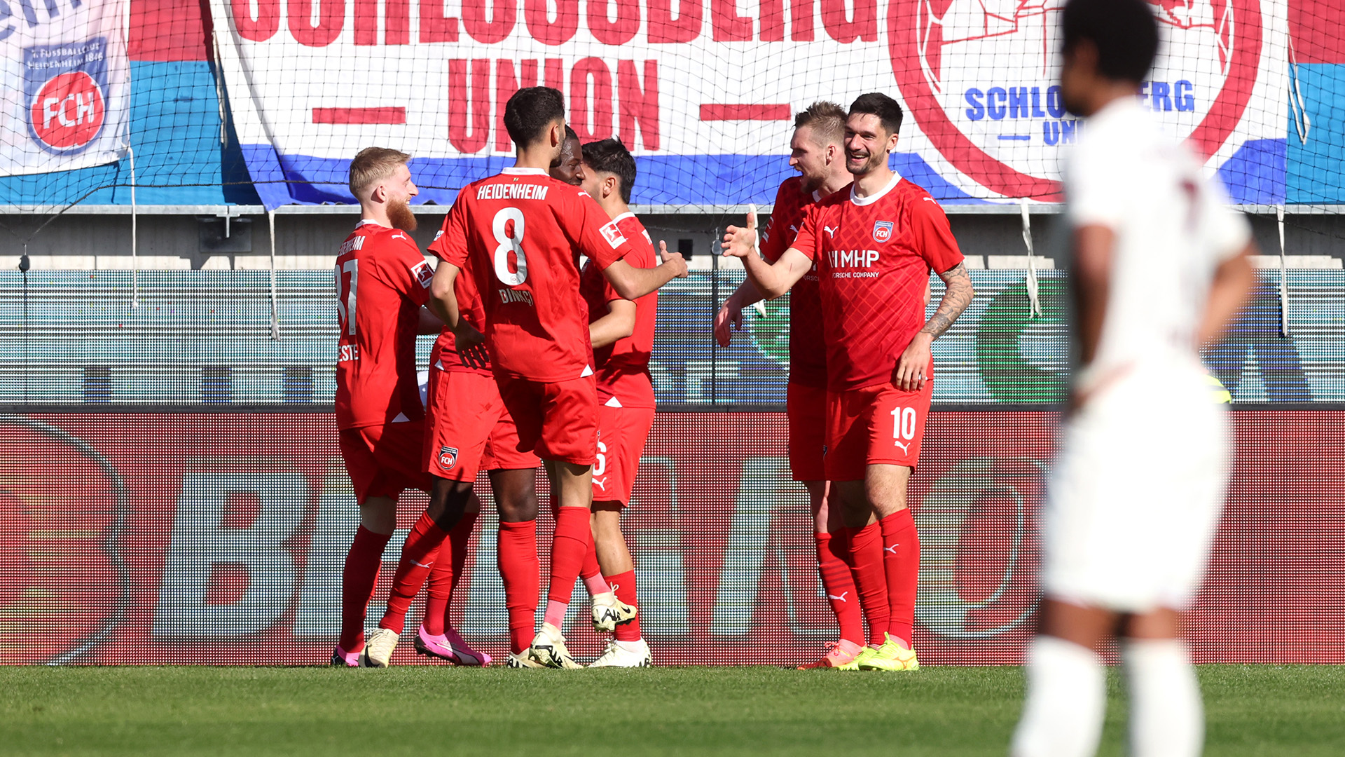 Spielszene aus dem Bundesliga-Duell FC Bayern beim 1. FC Heidenheim