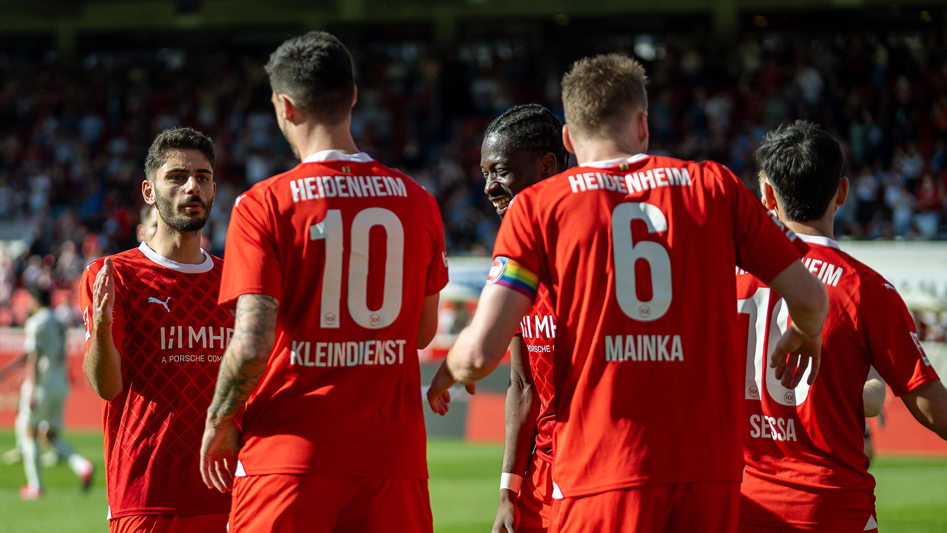 Spielszene aus dem Bundesliga-Duell FC Bayern beim 1. FC Heidenheim