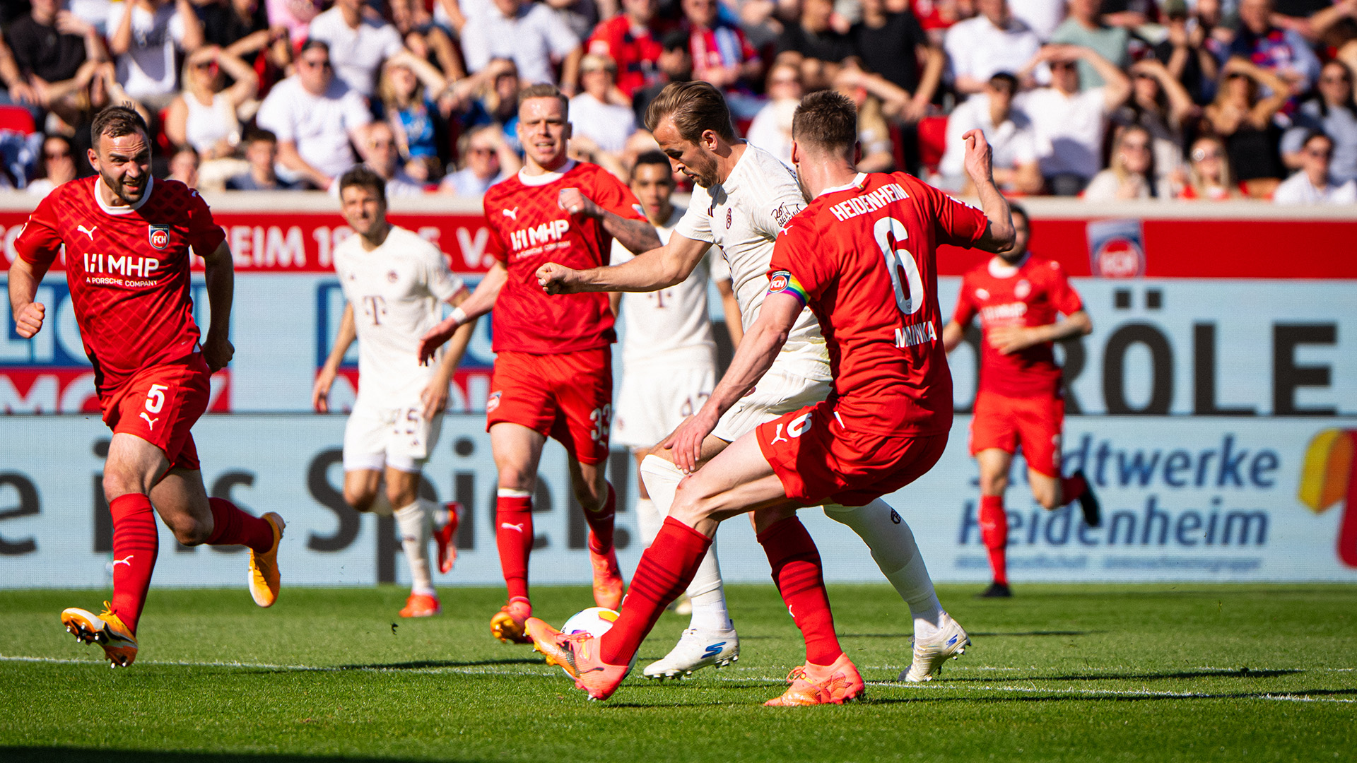 18-heidenheim-fcbayern-240406-mel