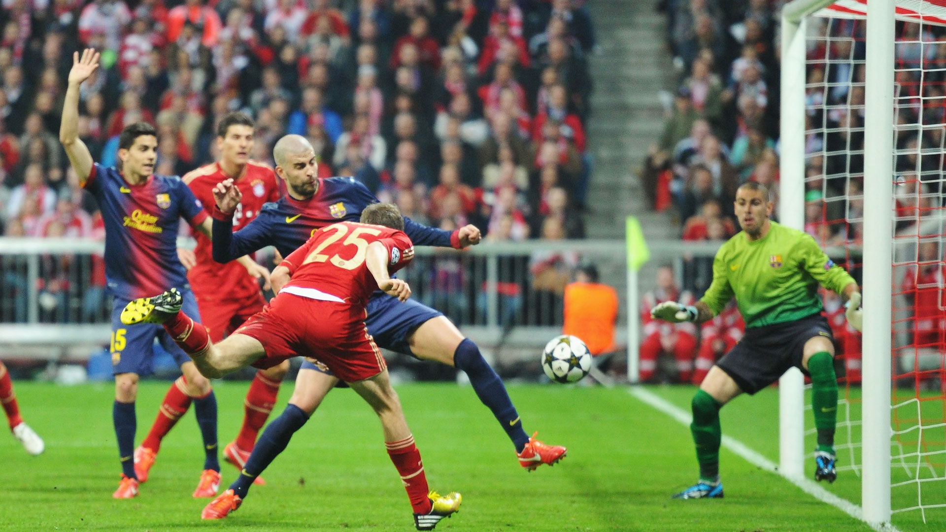 Thomas Müller headed Bayern in front in their semi-final first leg against Barcelona.