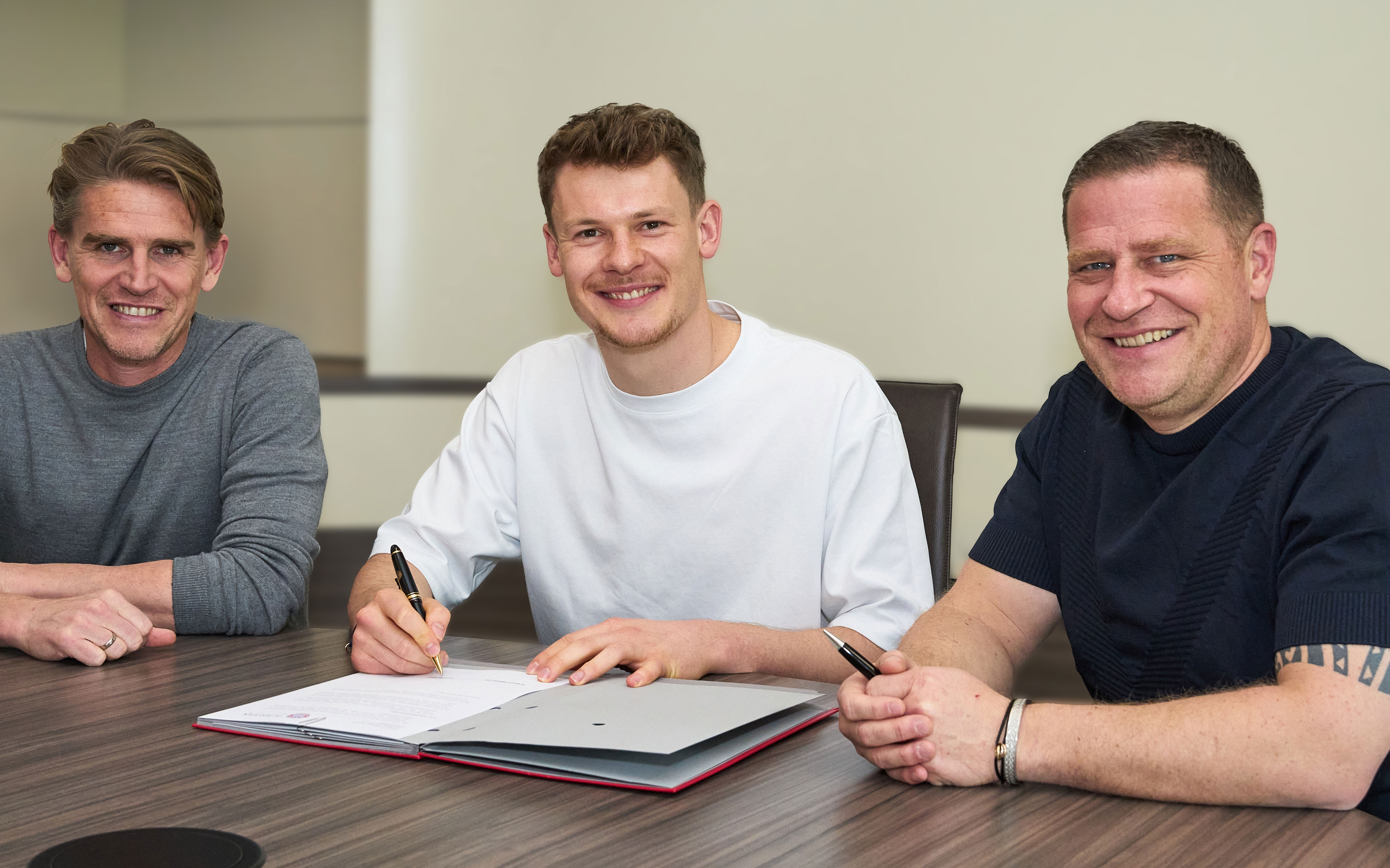 Alexander Nübel has signed a contract extension at FC Bayern until 2029