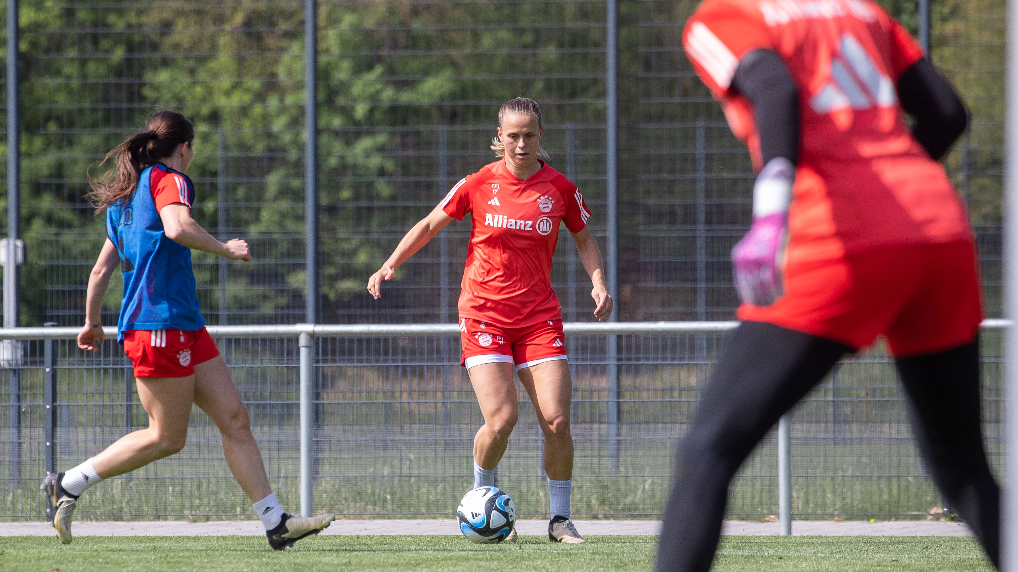 Klara Buehl vom FC Bayern München im Training