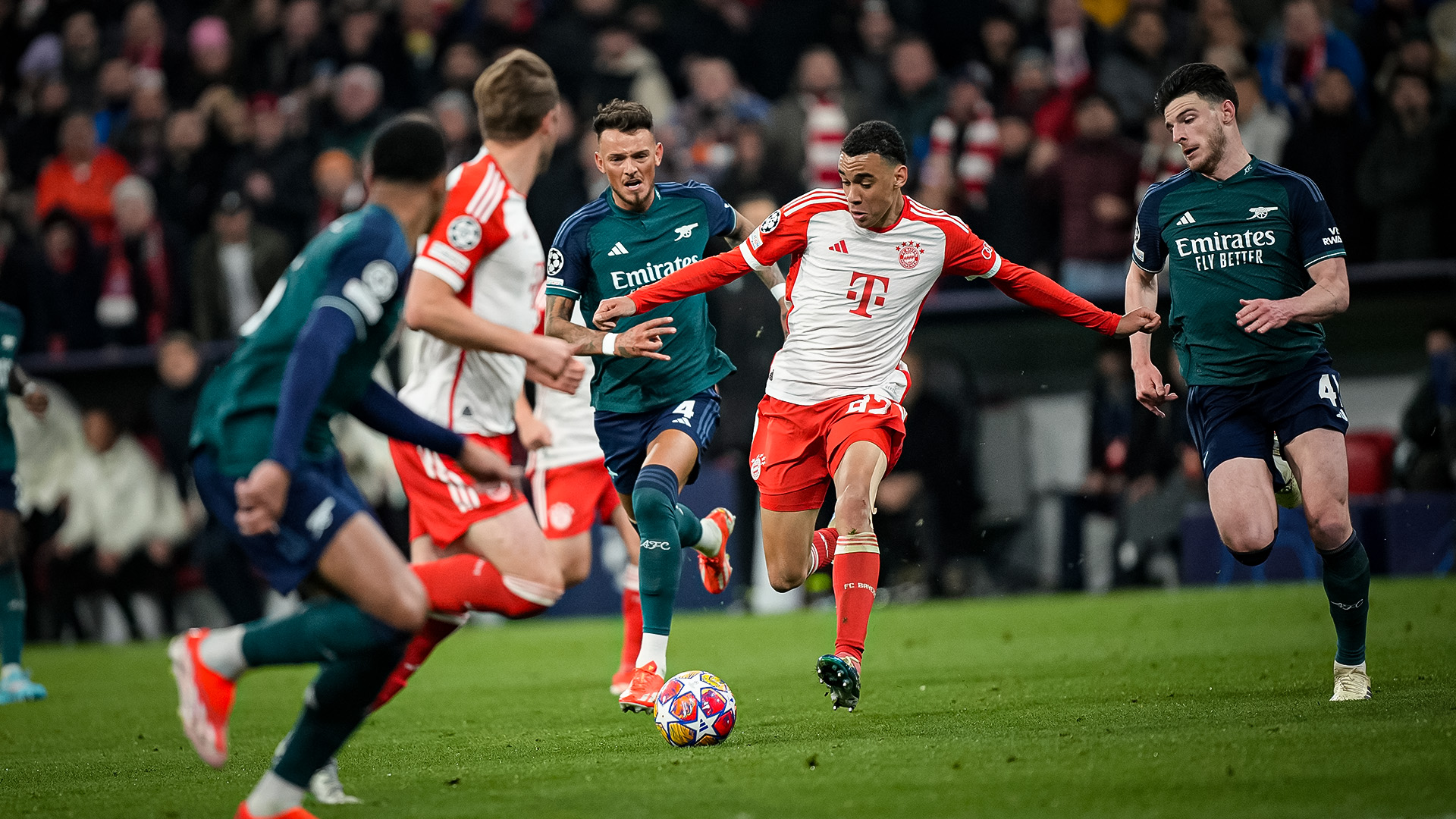 22-fcbayern-arsenal-240417-mel