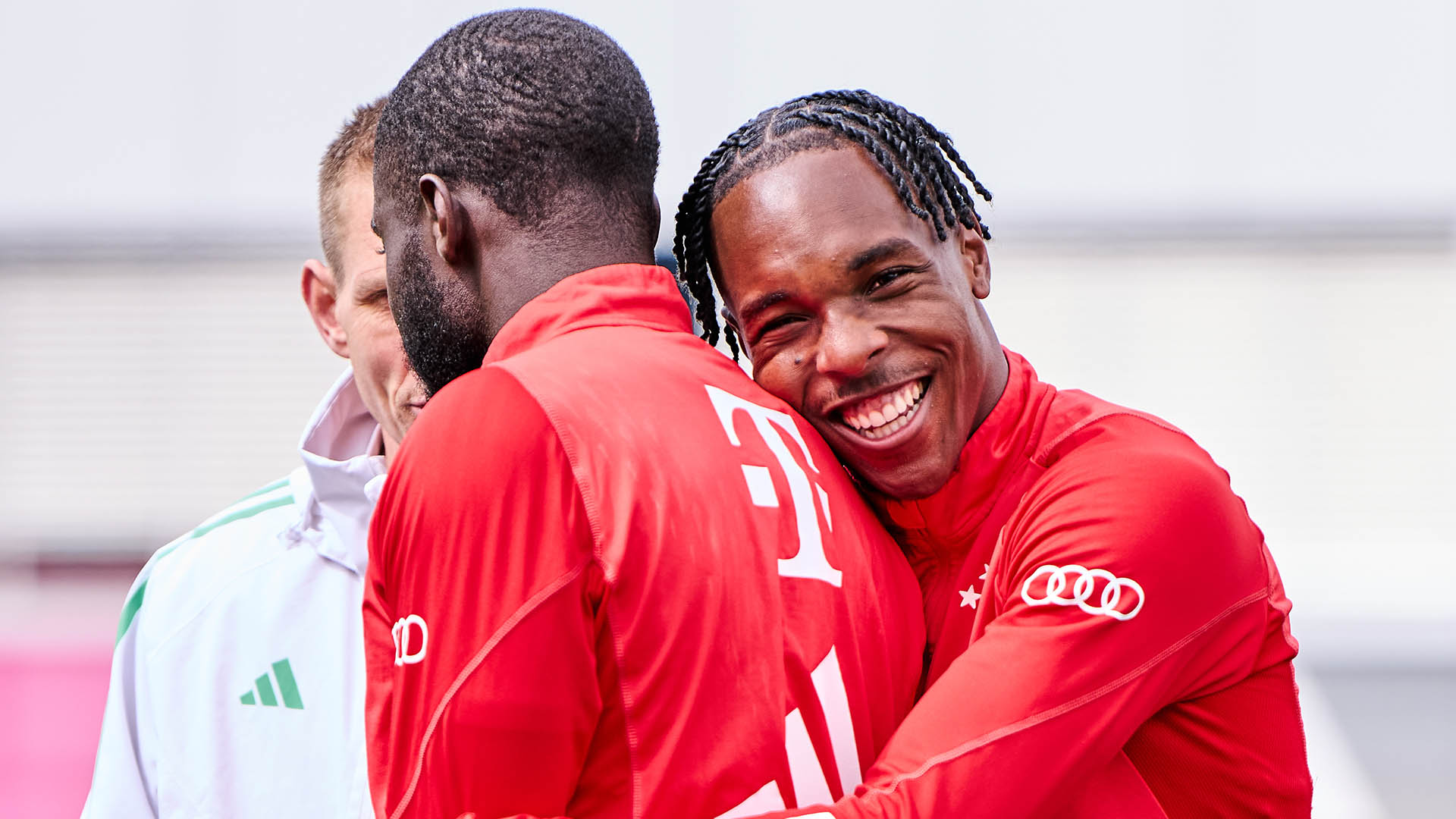 FC Bayern Training Säbener Straße Mathys Tel