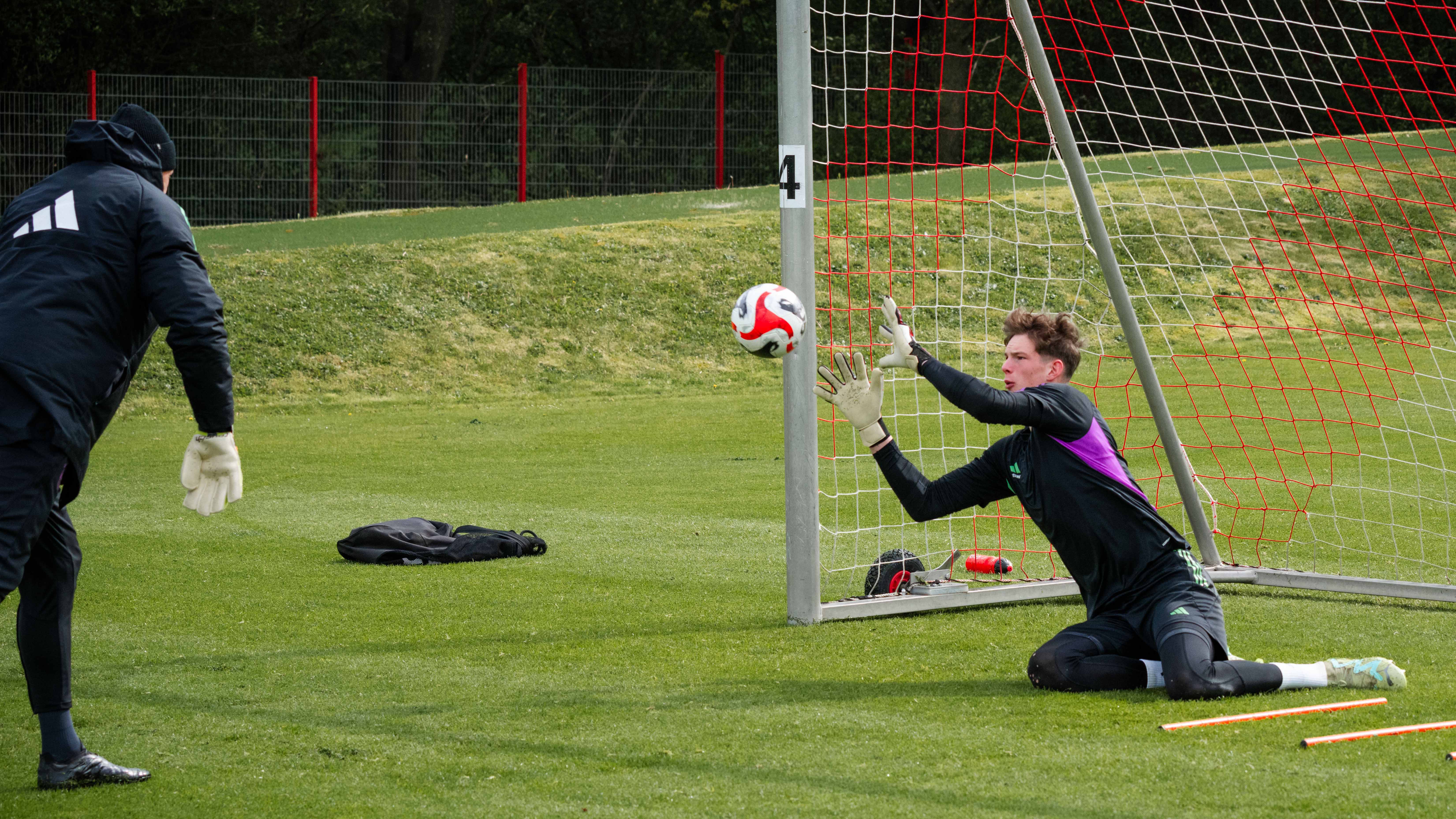 Ritzy Hülsmann im Training der FC Bayern Amateure.