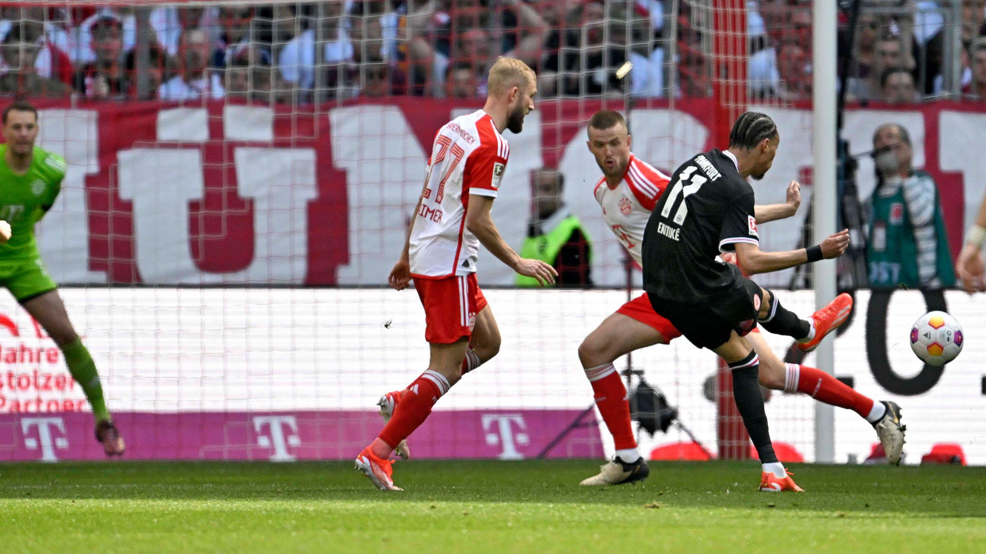 Spielszene aus dem Bundesliga-Duell FC Bayern gegen Eintracht Frankfurt