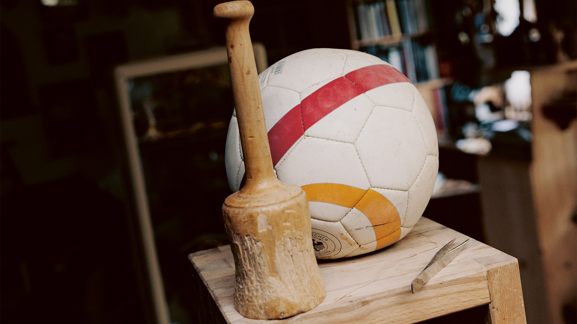 Mallet and ball: Together for the first time in Reichart's workshop.