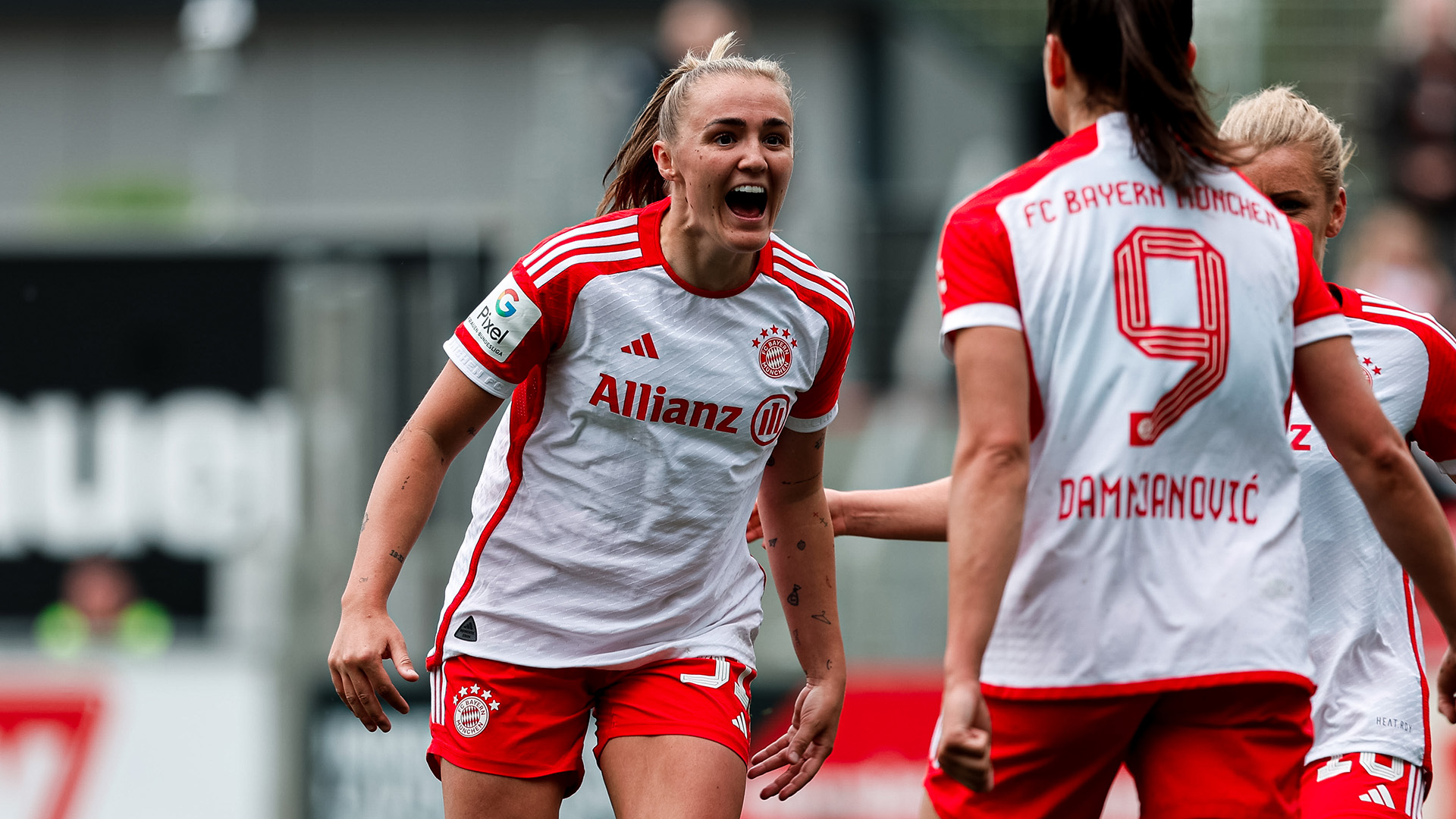 Georgia Stanway, Jubel, FC Bayern Frauen auswärts bei Bayer 04 Leverkusen