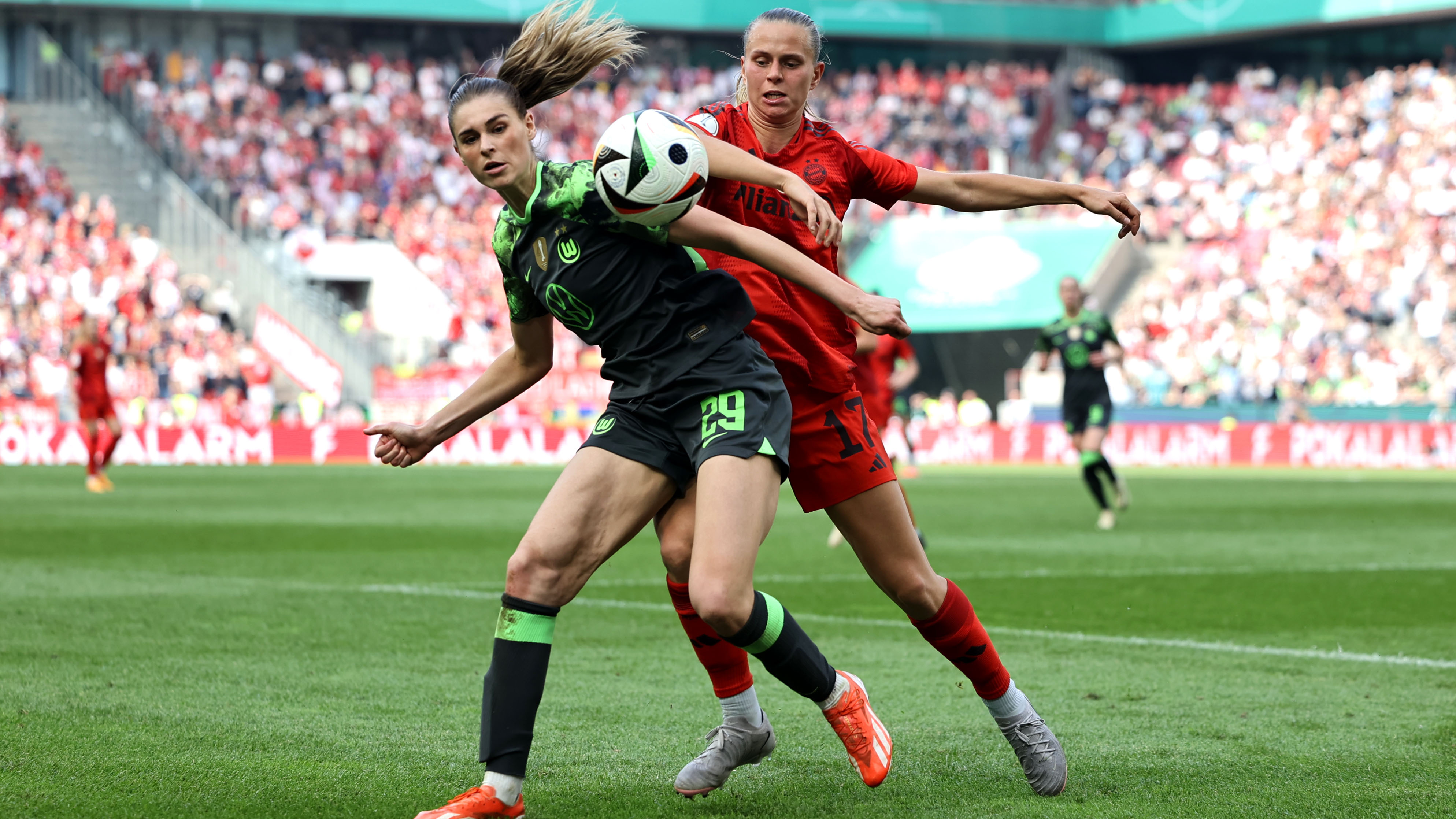 Klara Bühl im Spiel gegen Wolfsburg