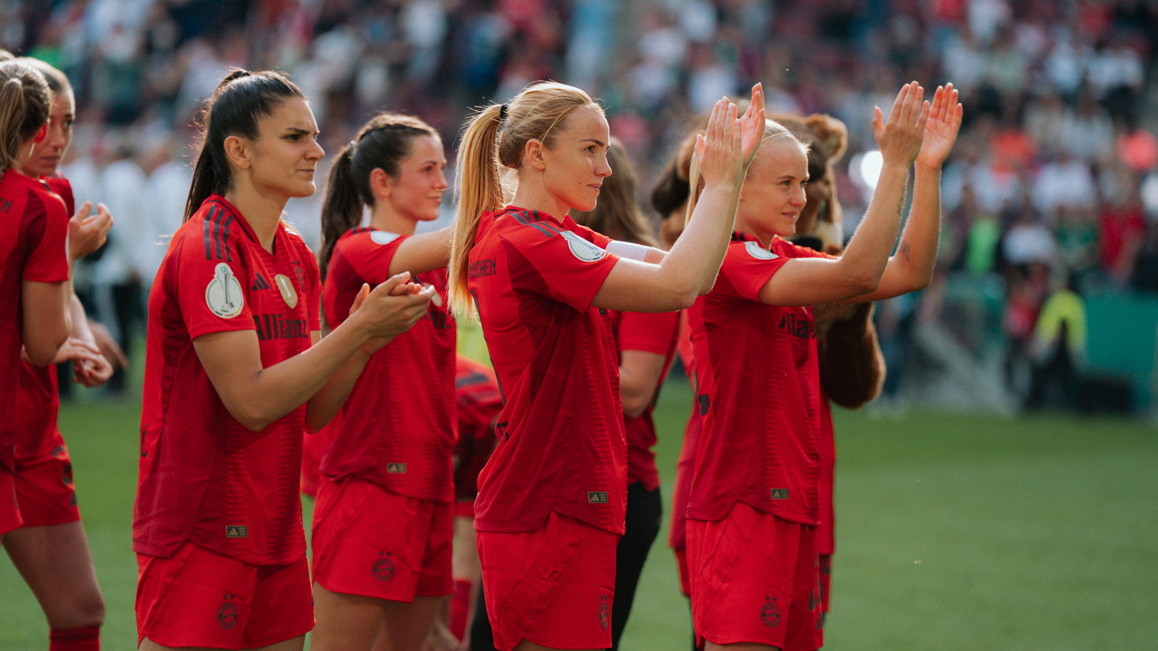 Giulia Gwinn nach dem Spiel bei Bayer 04 Leverkusen