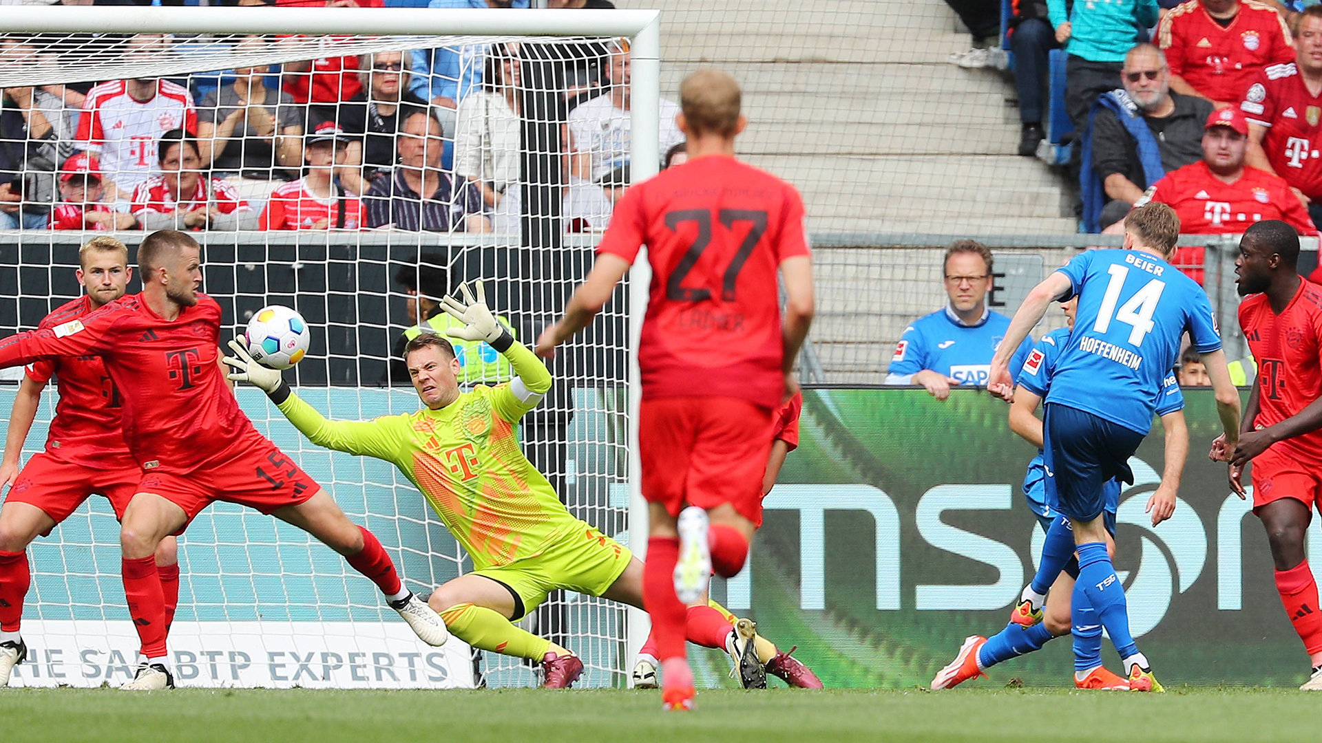 Spielszene aus dem Bundesliga-Duell FC Bayern bei der TSG Hoffenheim