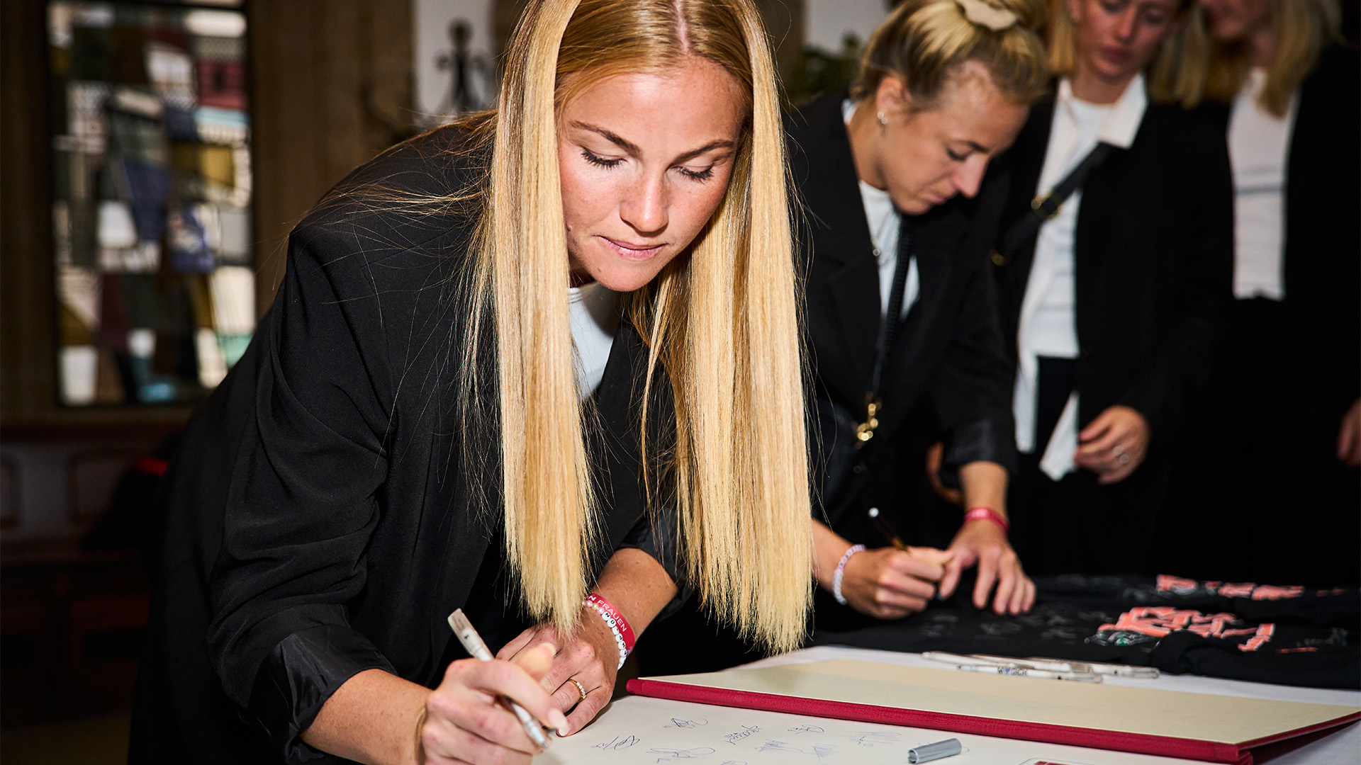 08-fcbayern-frauen-meisterempfang-rathaus-240521-mel