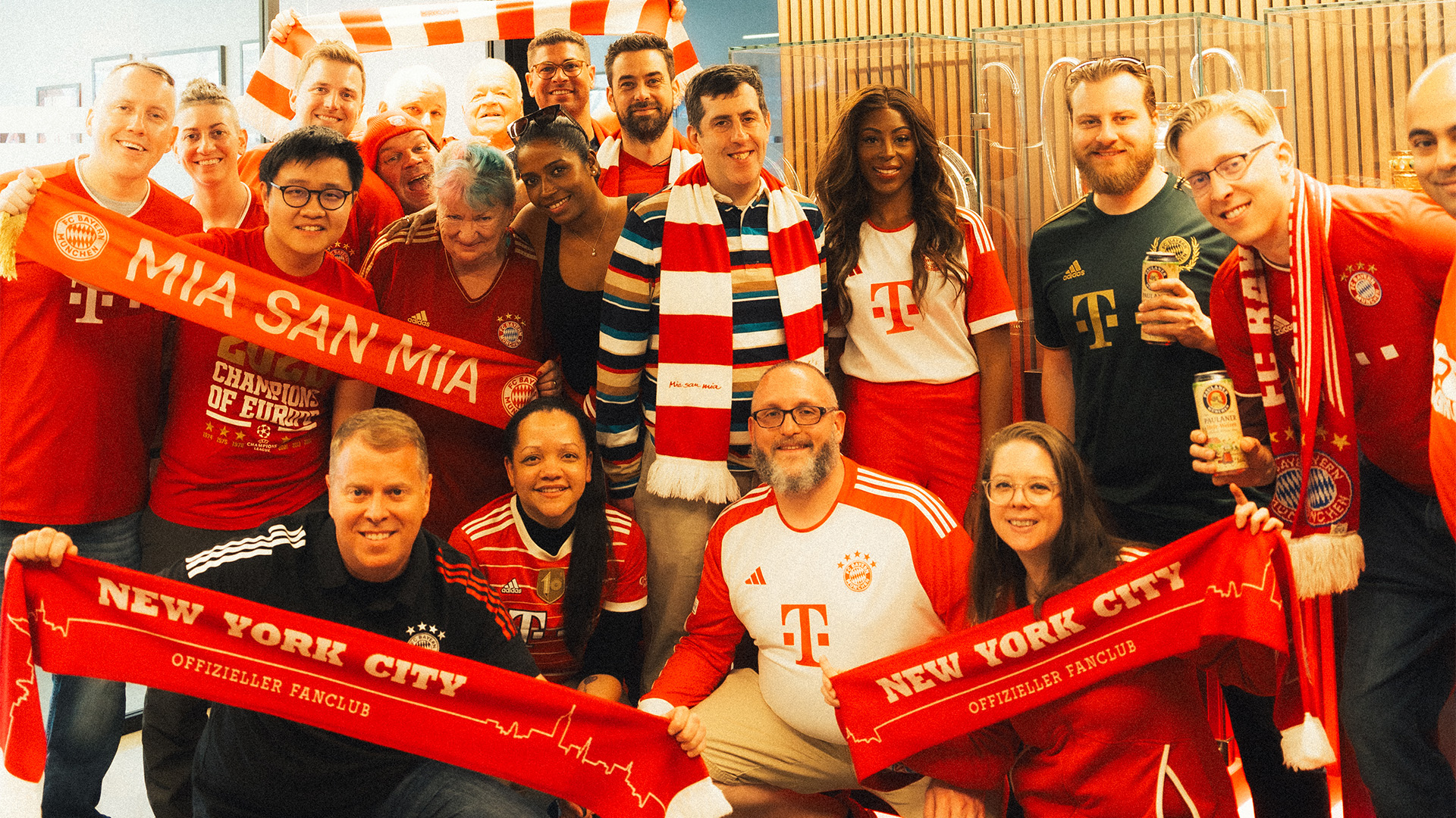 Hinchas del FC Bayern en la Watchparty de New York