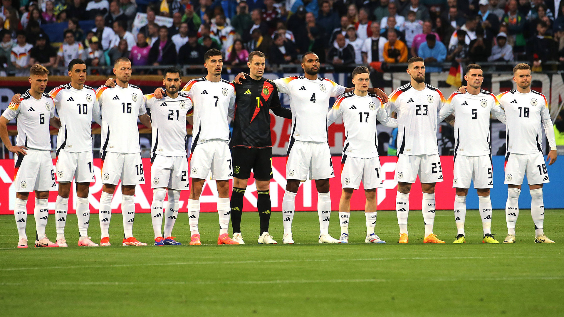 Manuel Neuer stand in der deutschen Startelf gegen die Ukraine und feierte sein Comeback nach 550 Tagen.