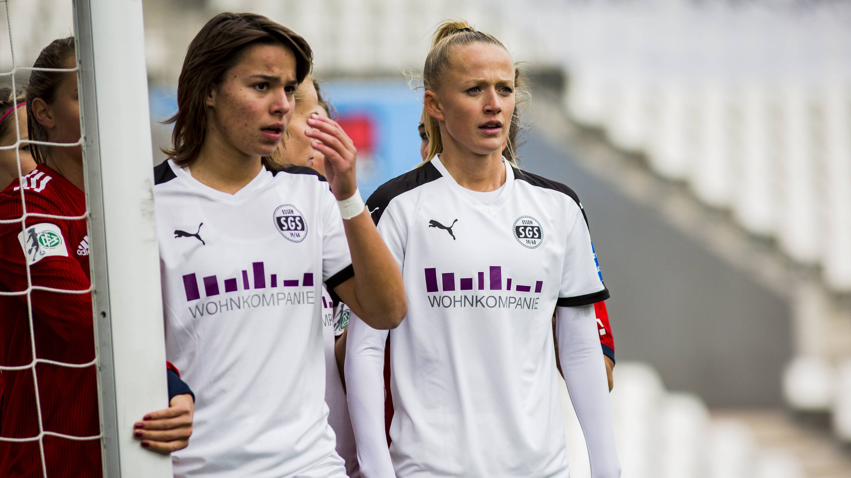 Lena Oberdorf und Lea Schueller in einem Spiel für die SGS Essen