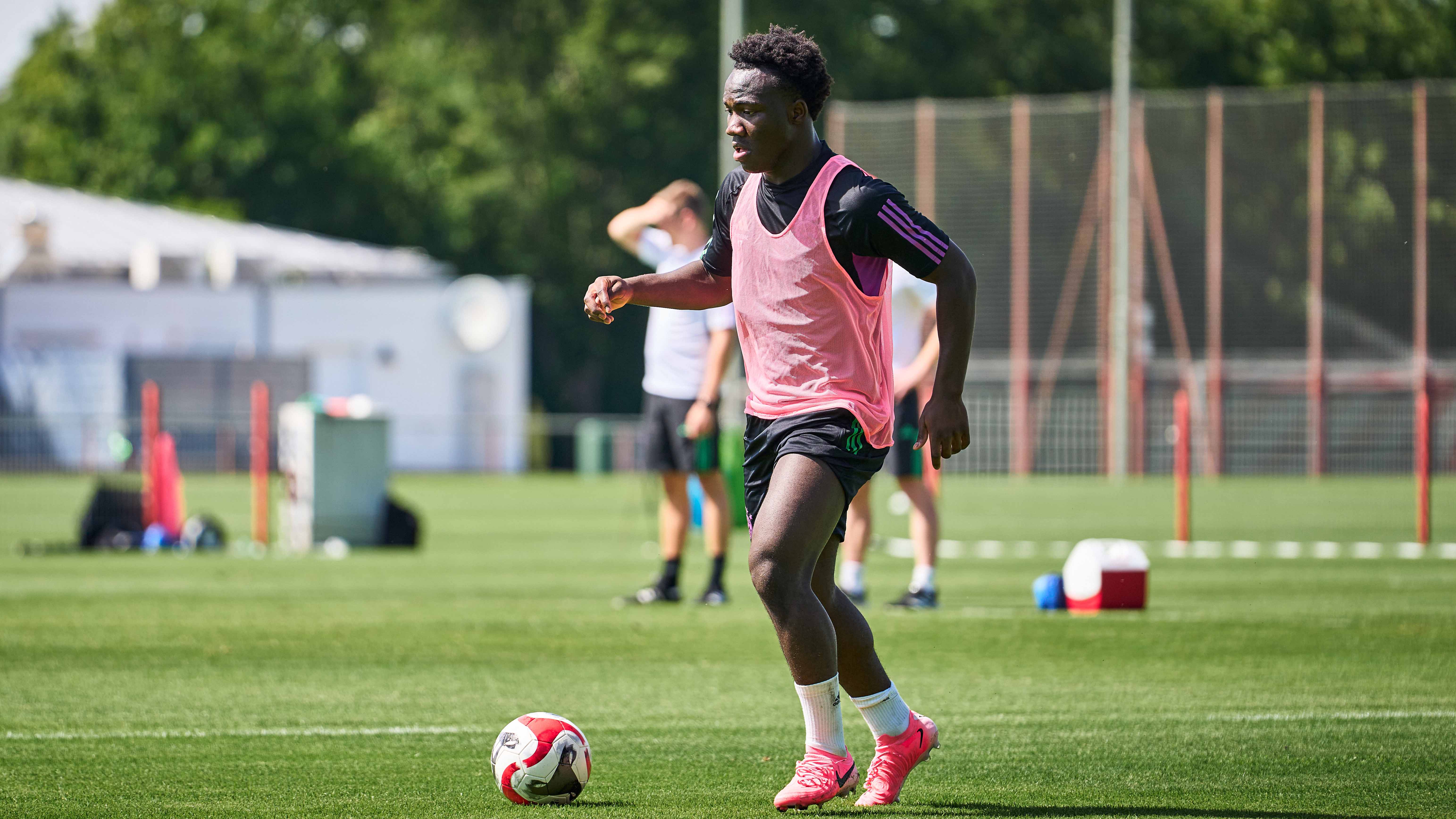 Nestroy Irankunda im Training der FC Bayern Amateure