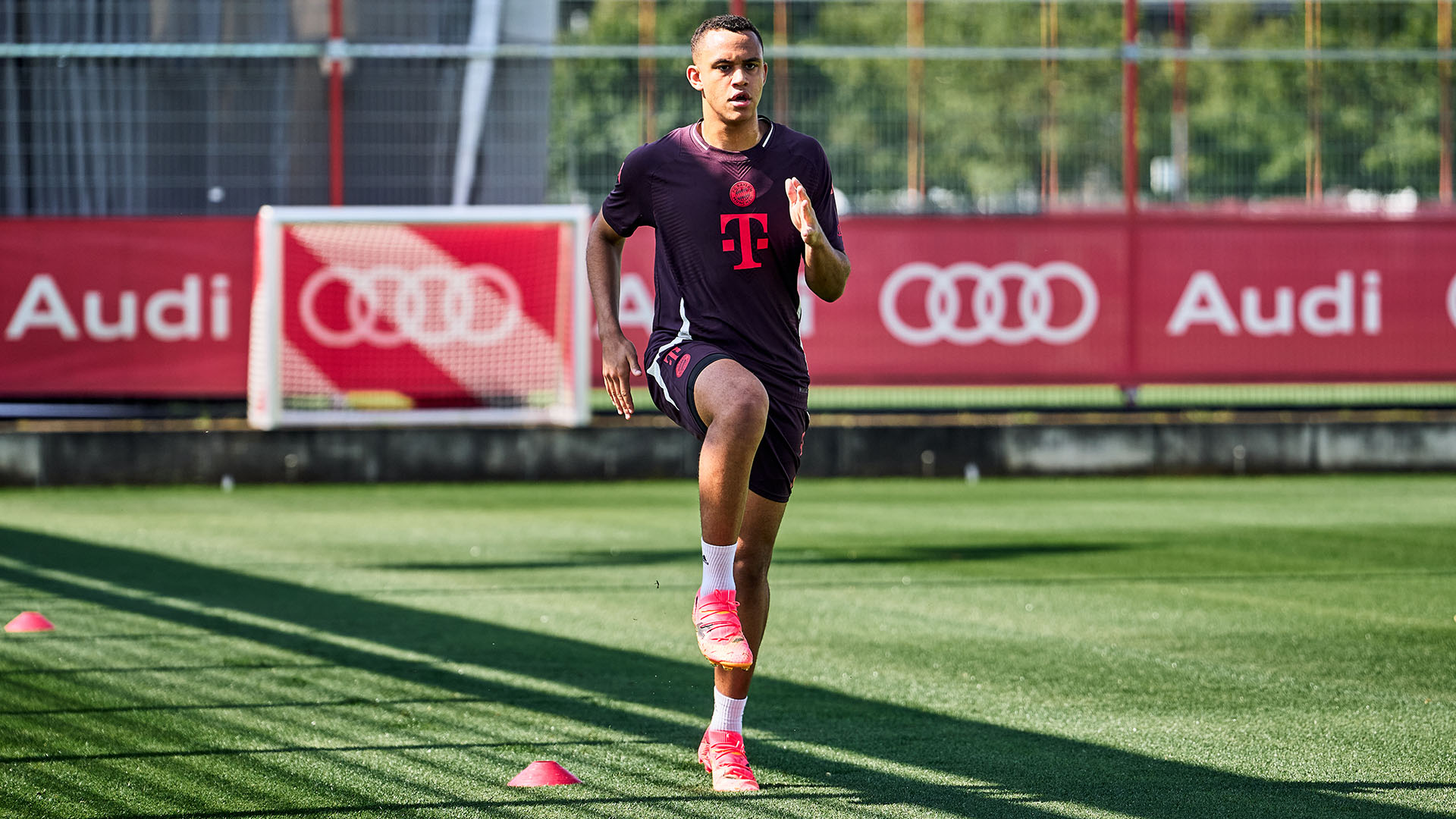 Tarek Buchmann im individuellen Training beim FC Bayern an der Säbener Straße.