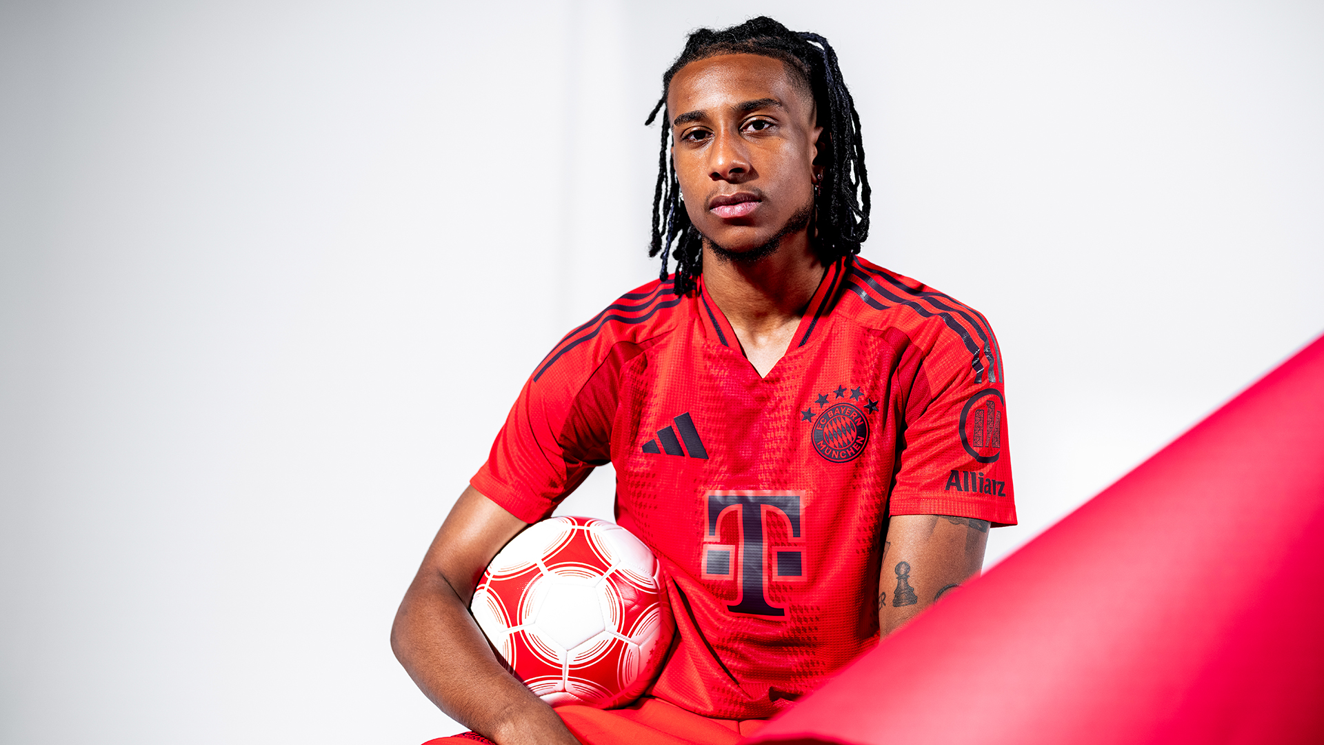 Michael Olise FC Bayern