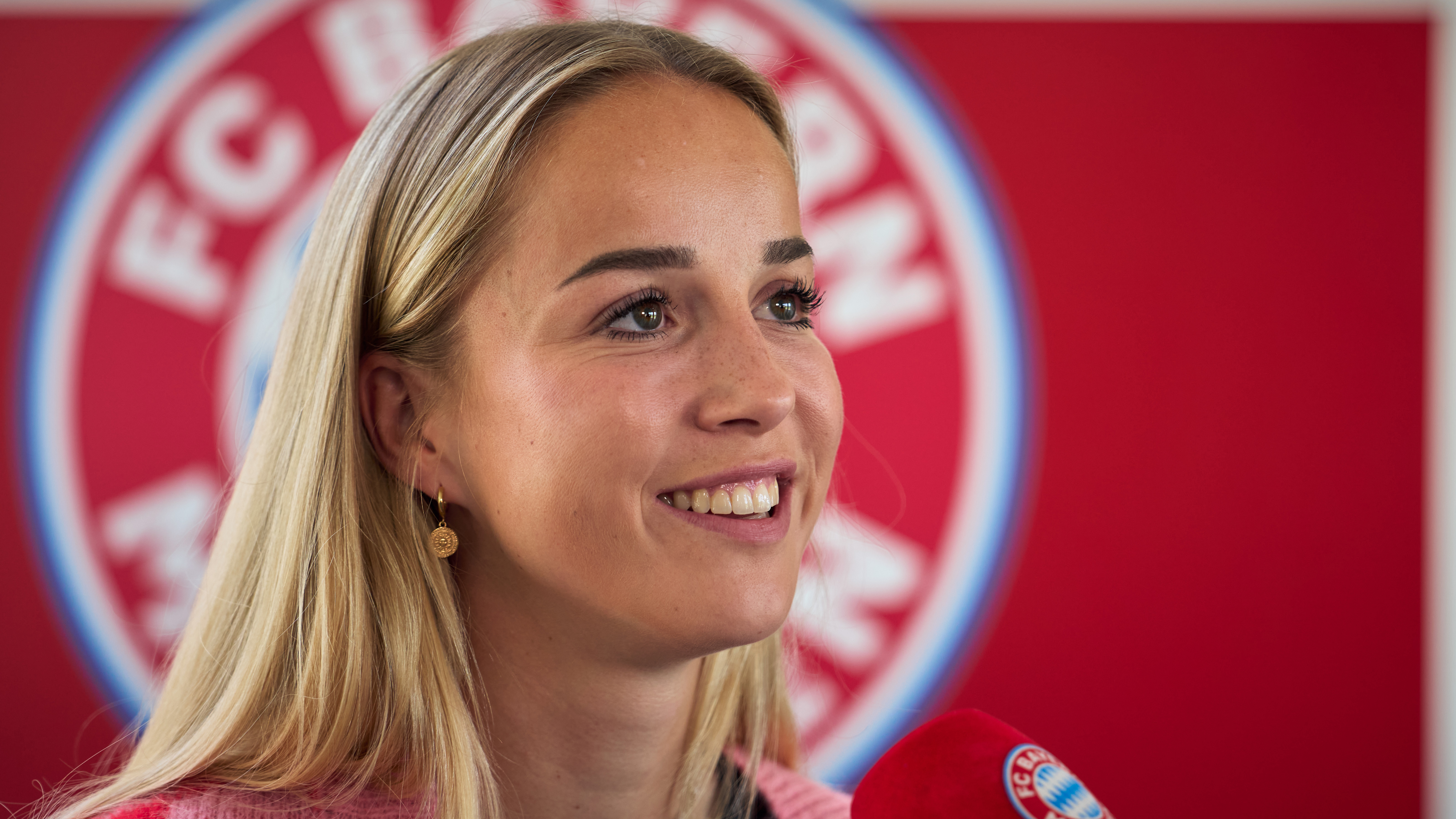 Photos from Giulia Gwinn’s contract extension