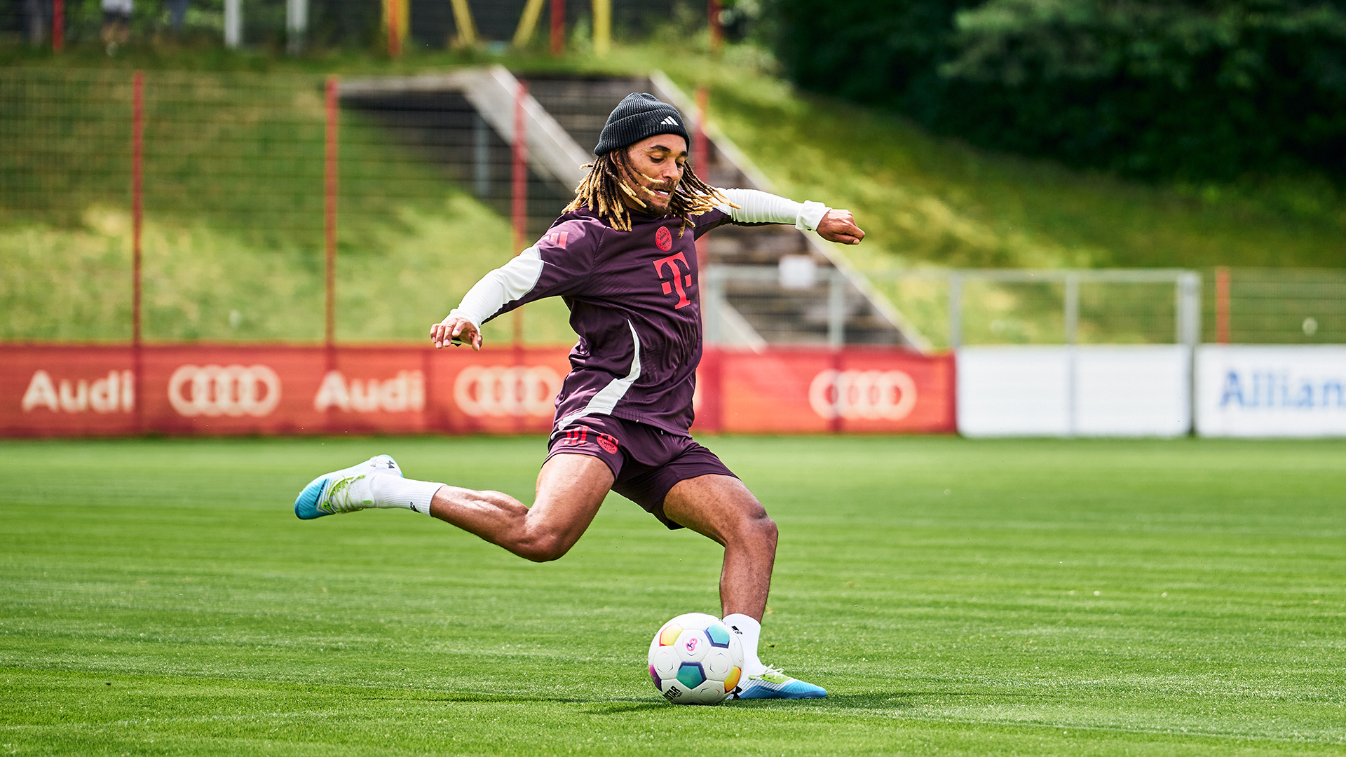 Sacha Boey im Training an der Säbener Straße.