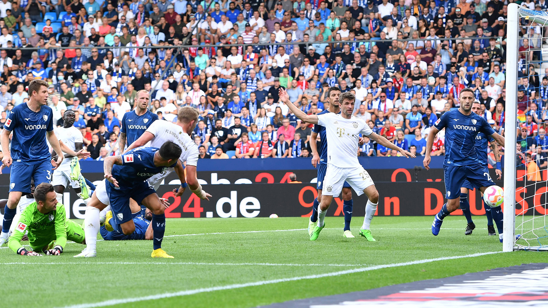 Matthijs de Ligt erzielt ein Tor gegen den VfL Bochum