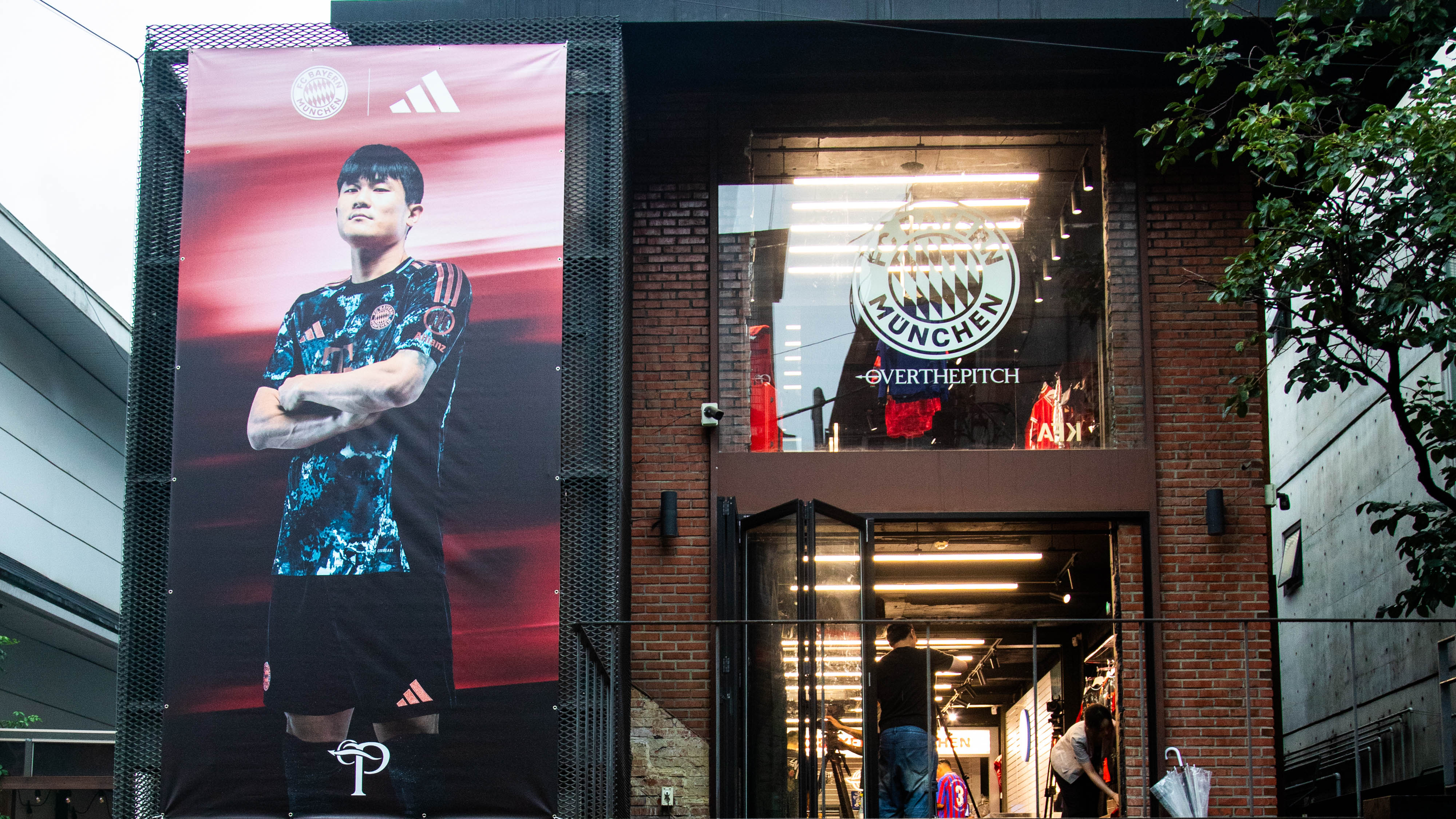 Der FC Bayern Pop-Up Store mit "Over The Pitch" in Seoul.