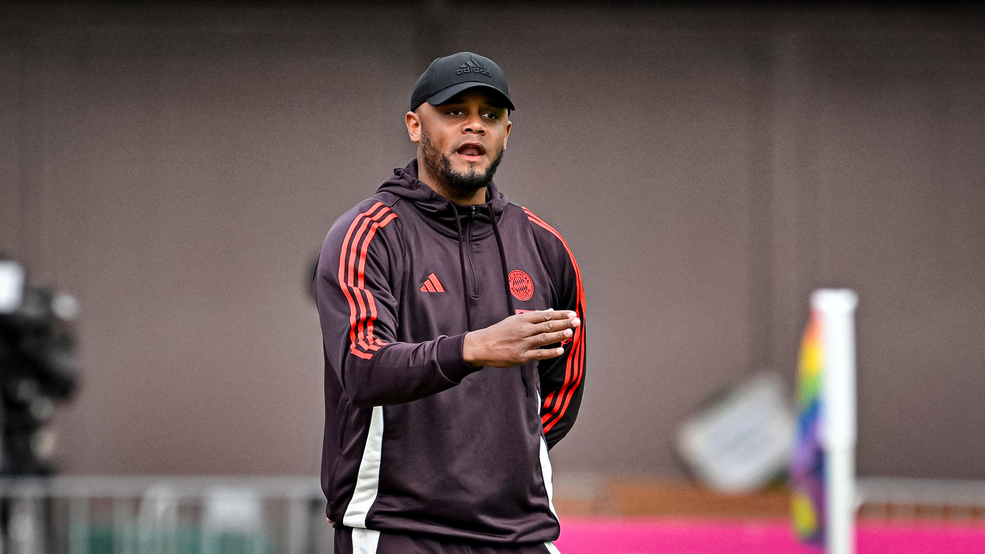 Aunque sólo se trataba de un partido amistoso, Vincent Kompany estuvo por primera vez en la línea de banda como entrenador del FC Bayern.