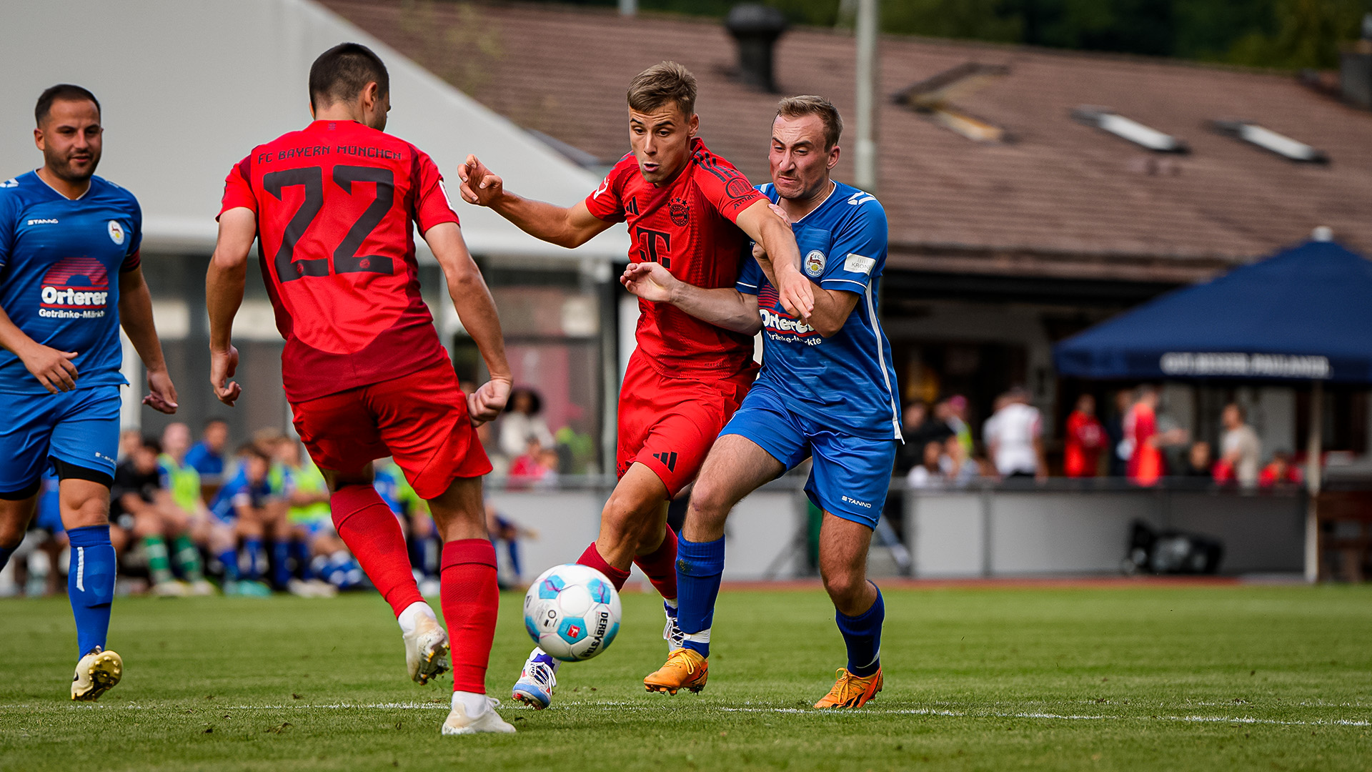 Jugada del partido amistoso FC Rottach-Egern vs. FC Bayern