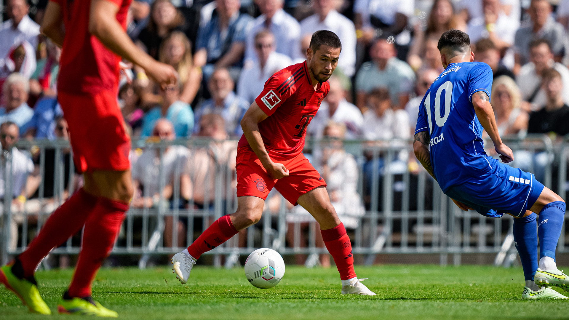 Jugada, partido, 1. FC Düren vs. FC Bayern