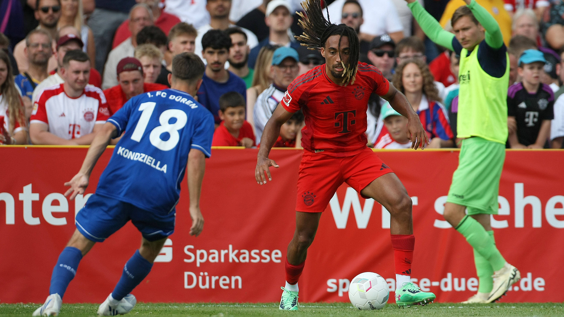 Scene from the friendly 1. FC Düren vs. FC Bayern