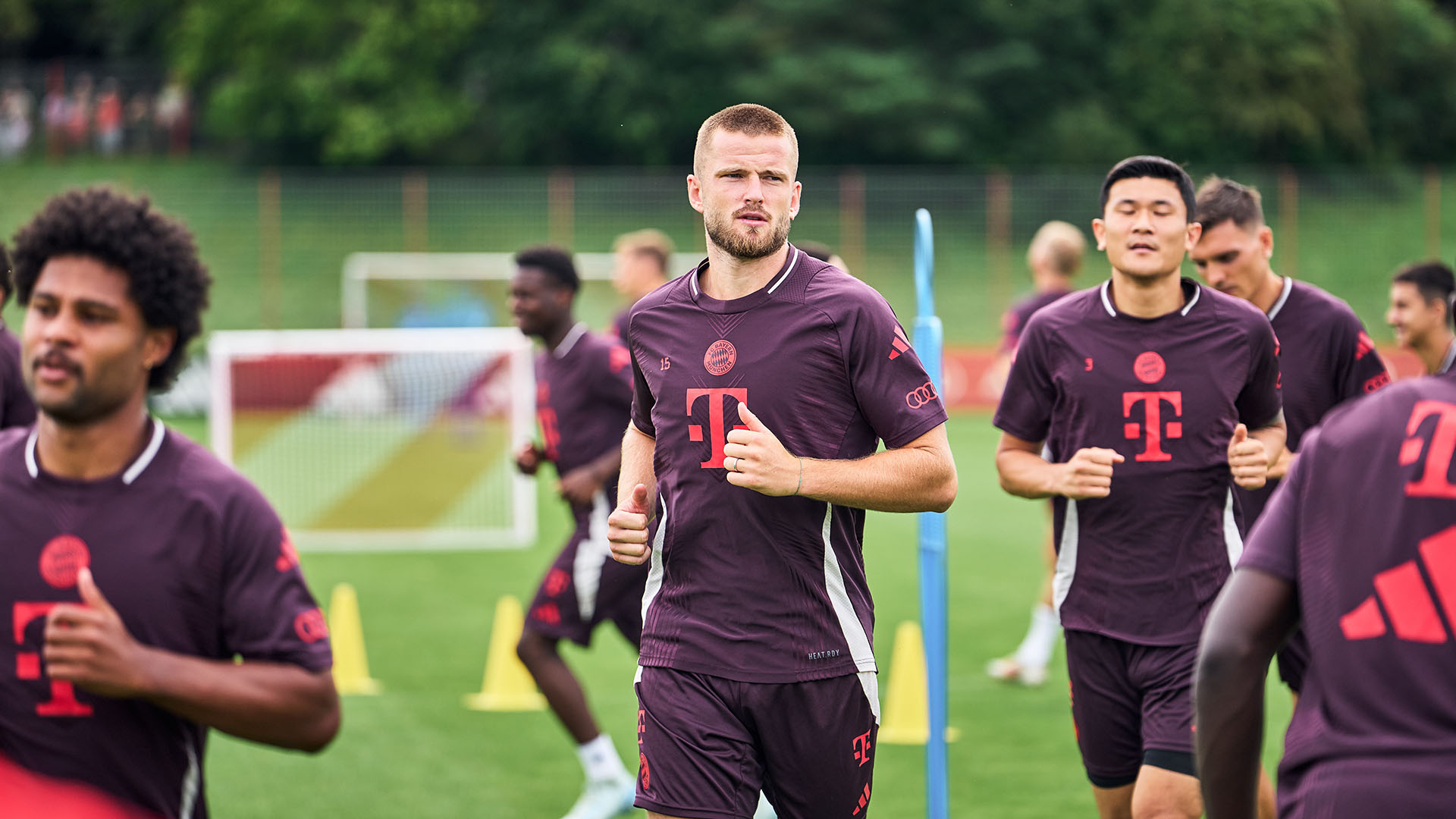 02-fcbayern-training-240808-mel