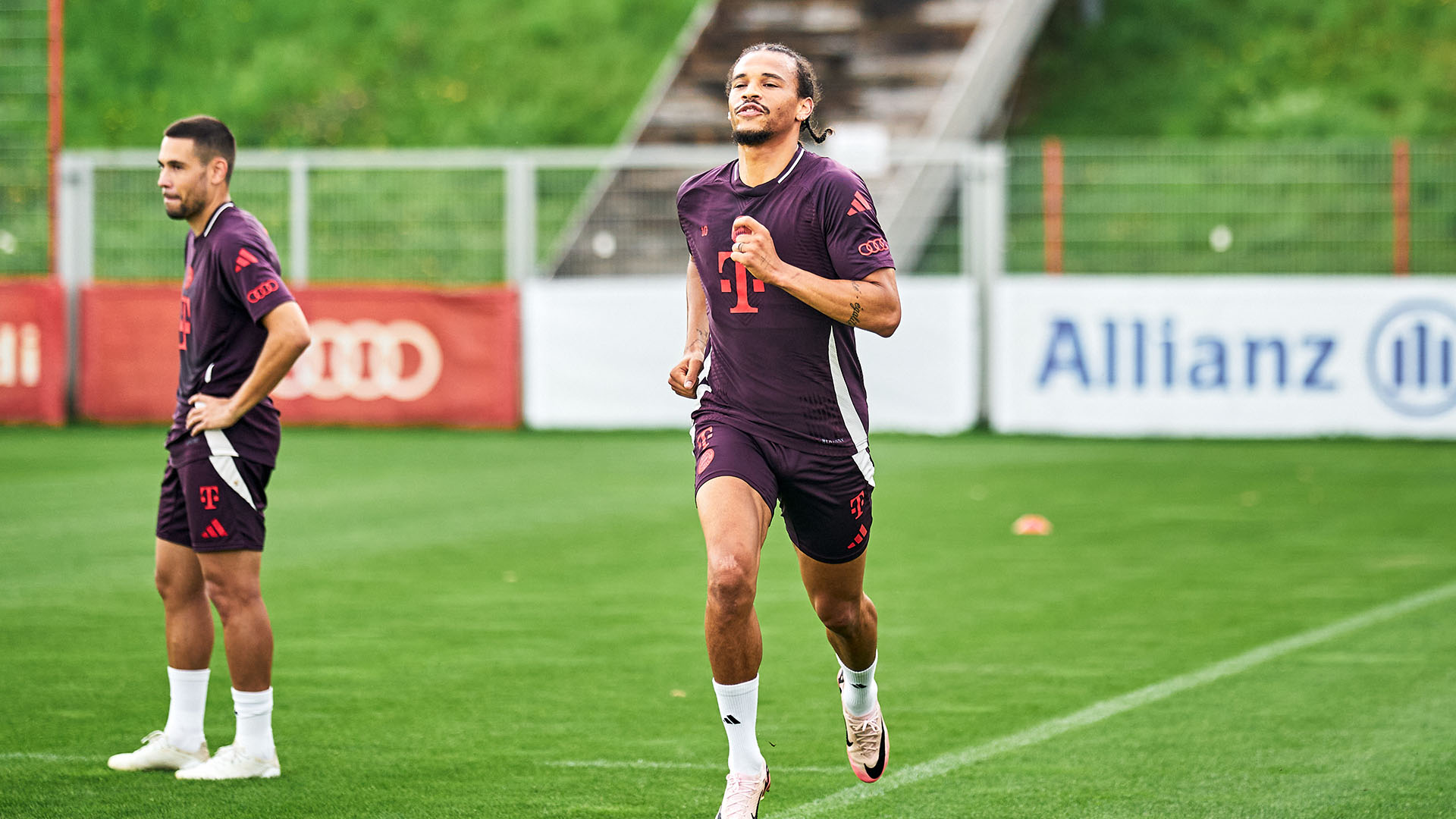 05-fcbayern-training-240808-mel