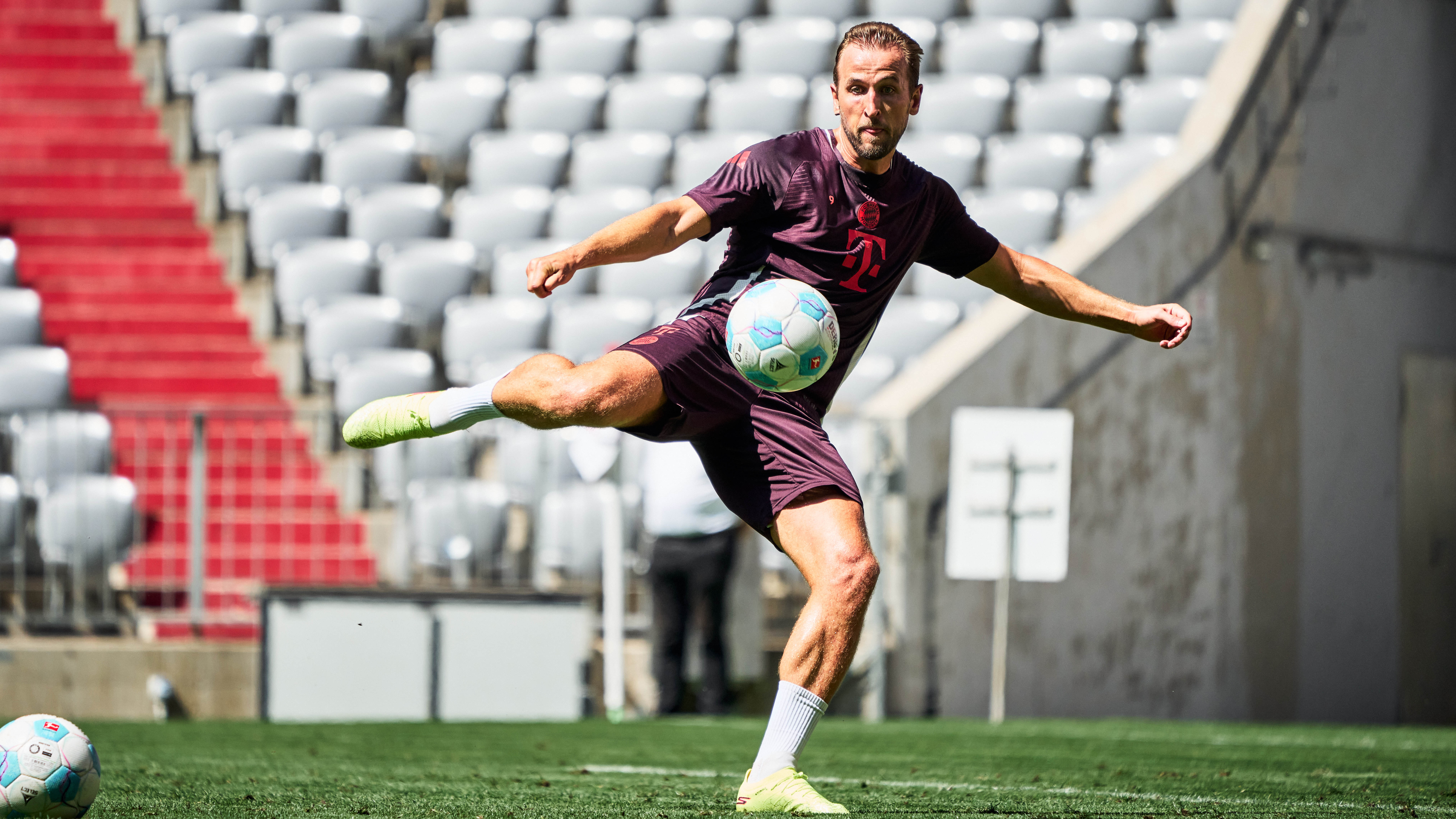 Harry Kane shoots in training at the Allianz Arena.