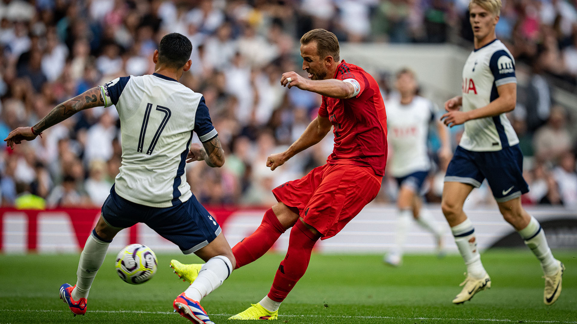 Spielszene aus dem Testspiel Tottenham Hotspur - FC Bayern