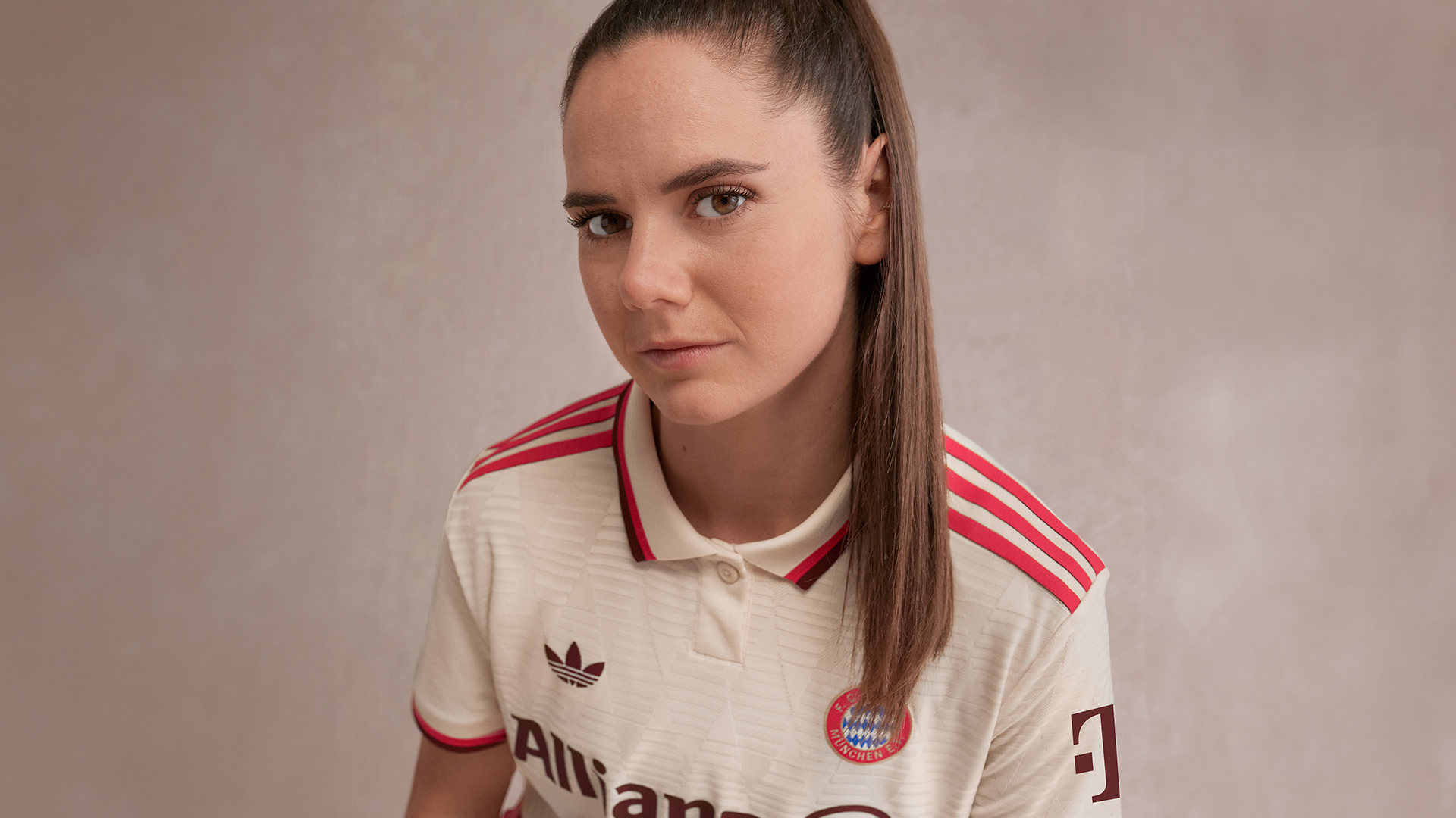 03-champions-league-trikot-fc-bayern-24-25