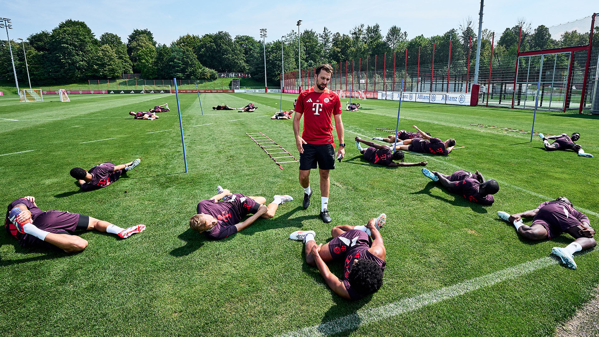 12-fcbayern-training-240812