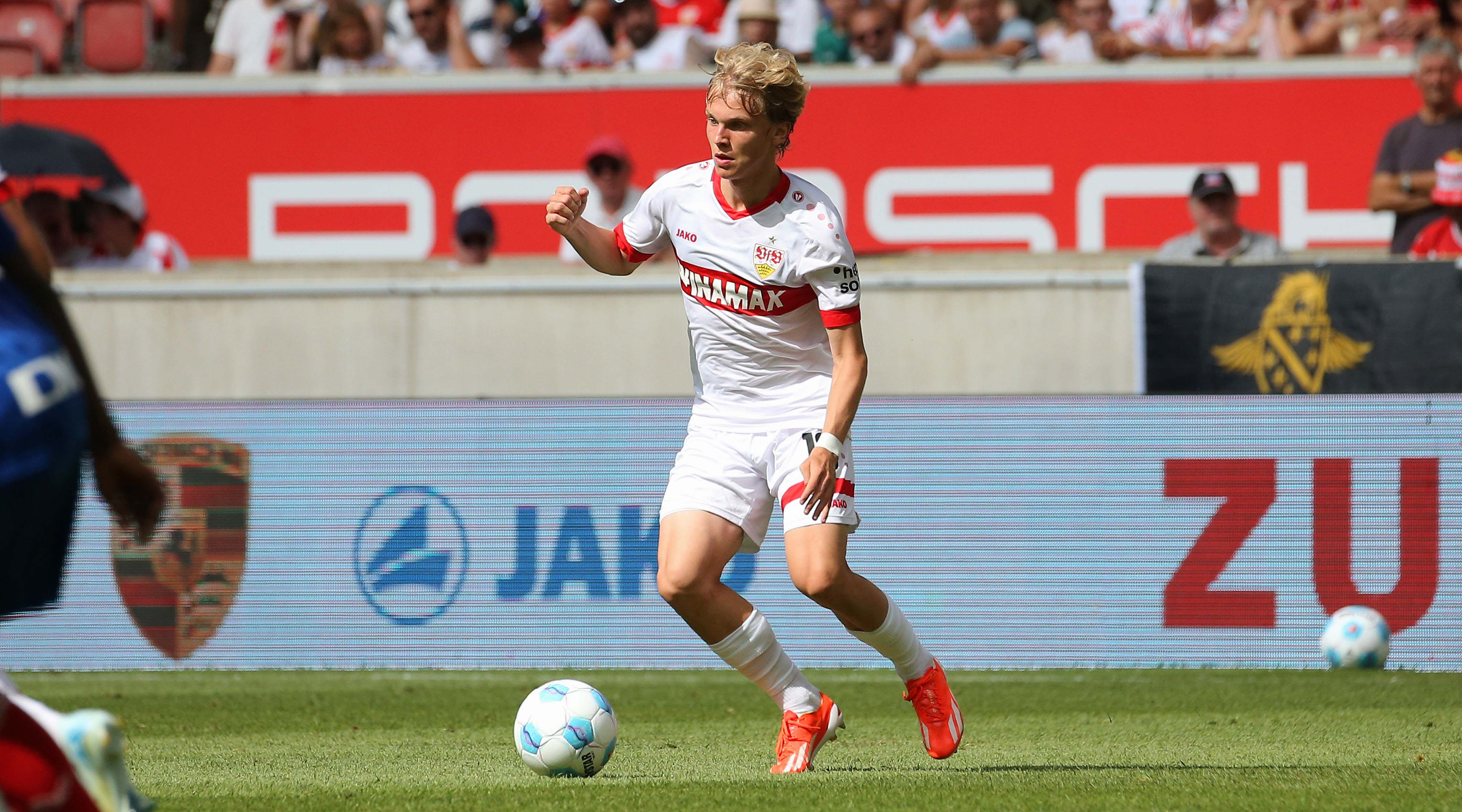 Frans Krätzig Linksverteidiger beim VfB Stuttgart und Leihspieler von FC Bayern München