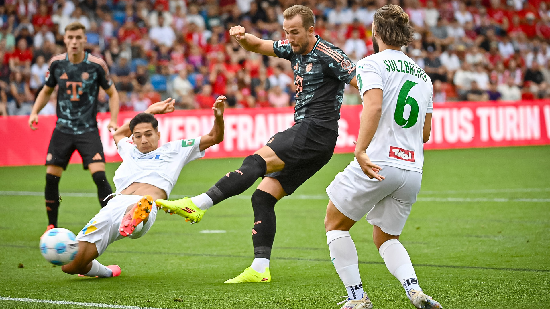 Jugada partido amistoso FC Bayern vs. WSG Tirol