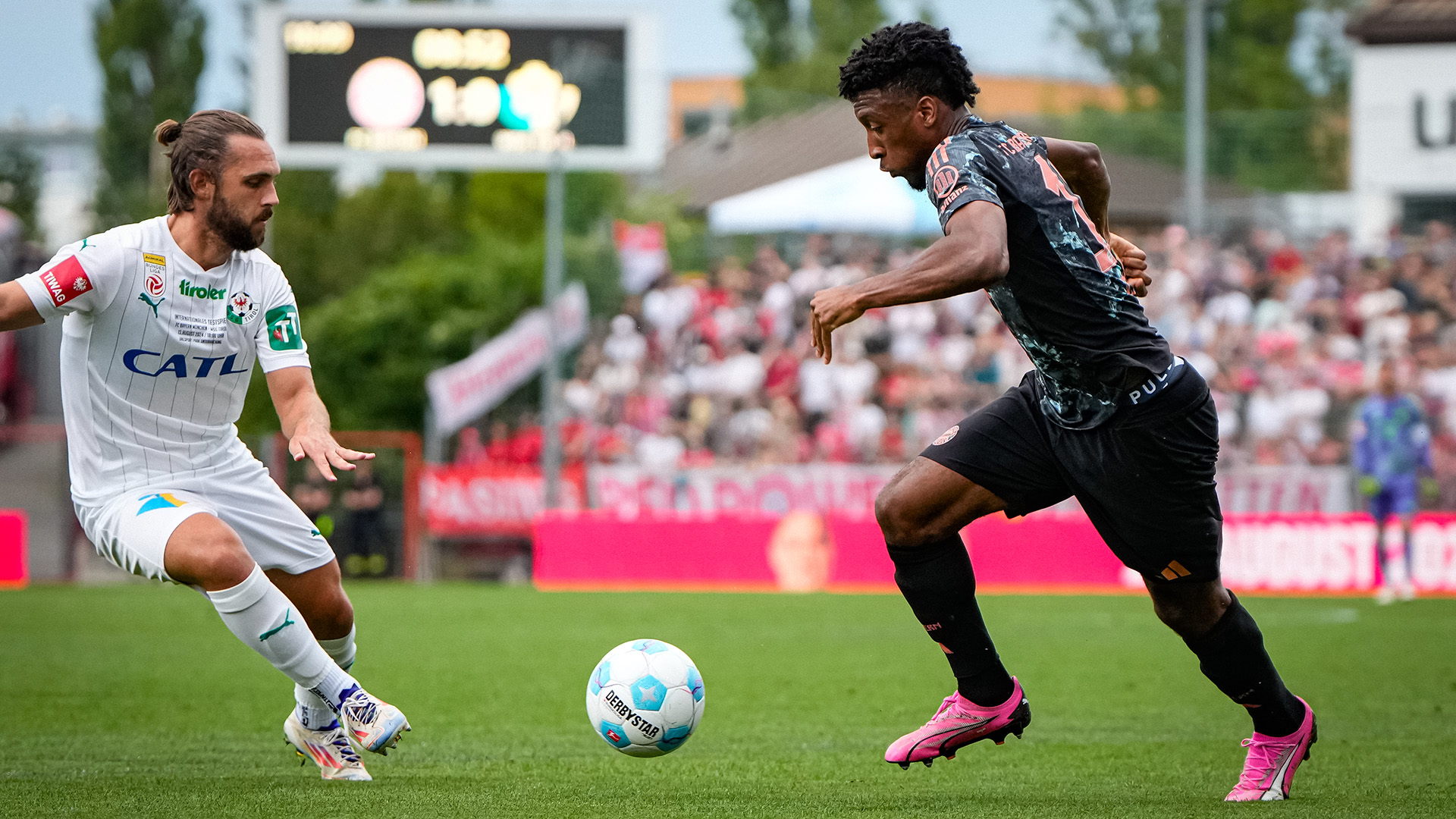 Jugada partido amistoso FC Bayern - WSG Tirol