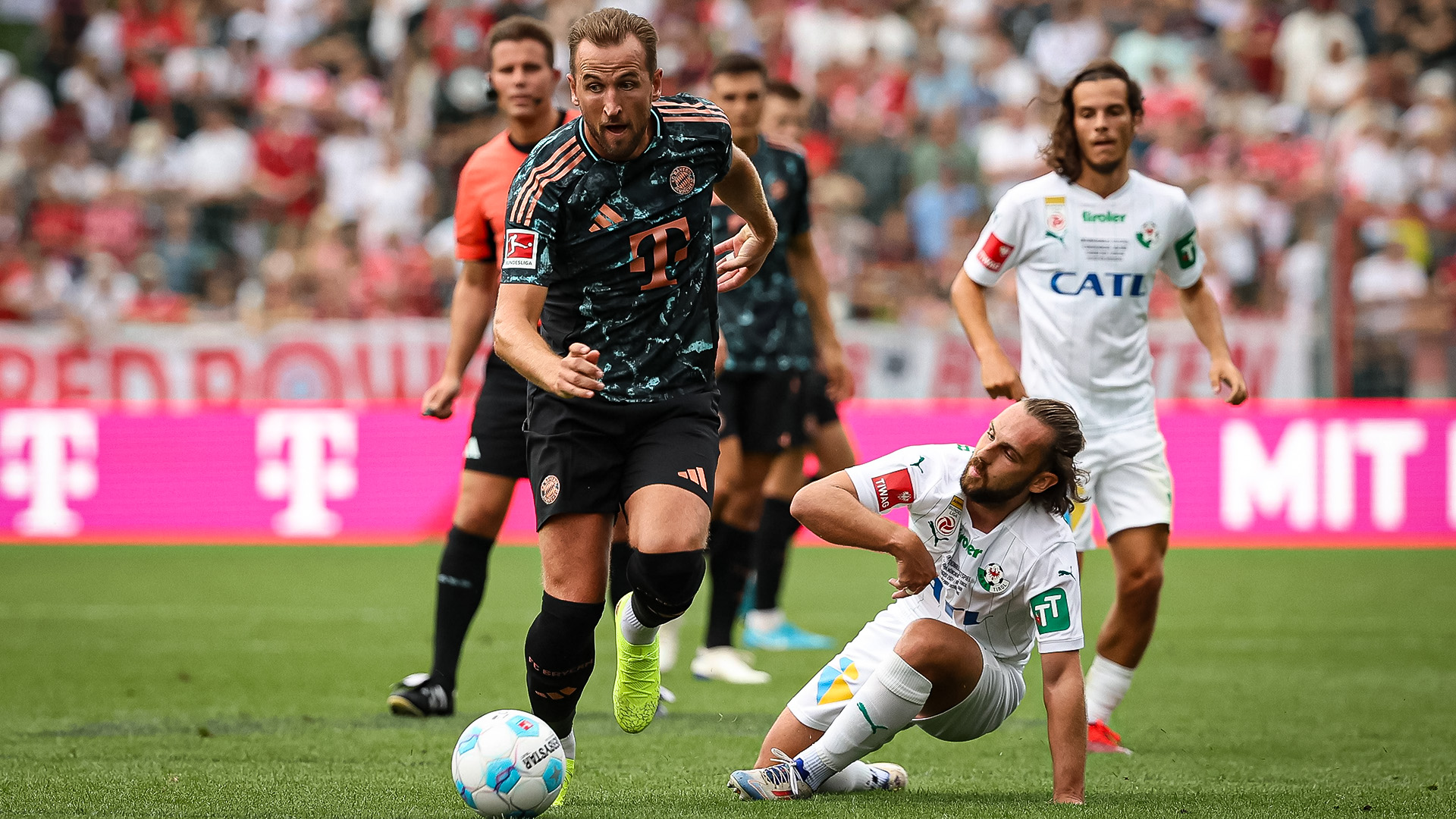 Jugada partido amistoso FC Bayern - WSG Tirol