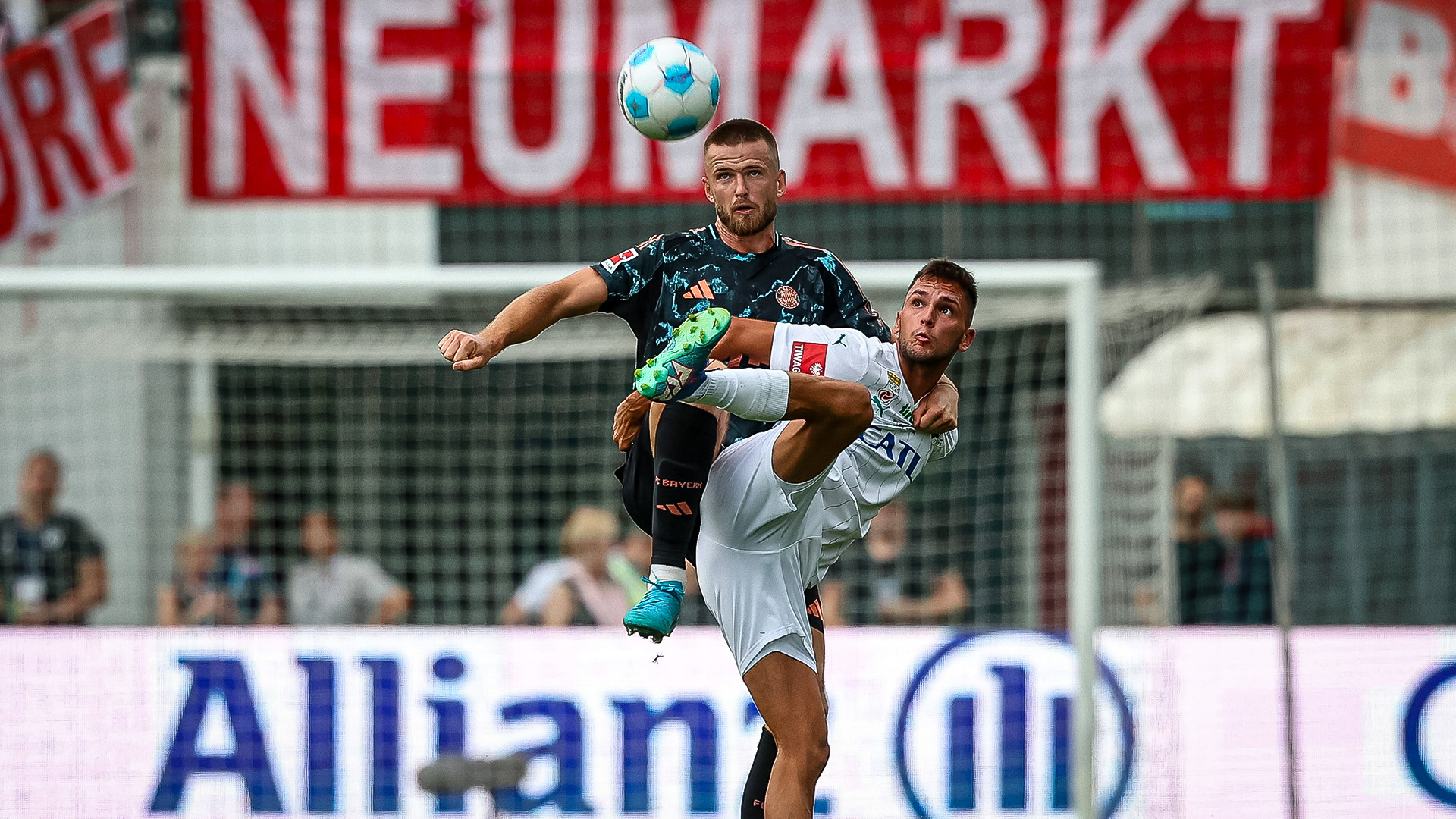 Jugada partido amistoso FC Bayern - WSG Tirol