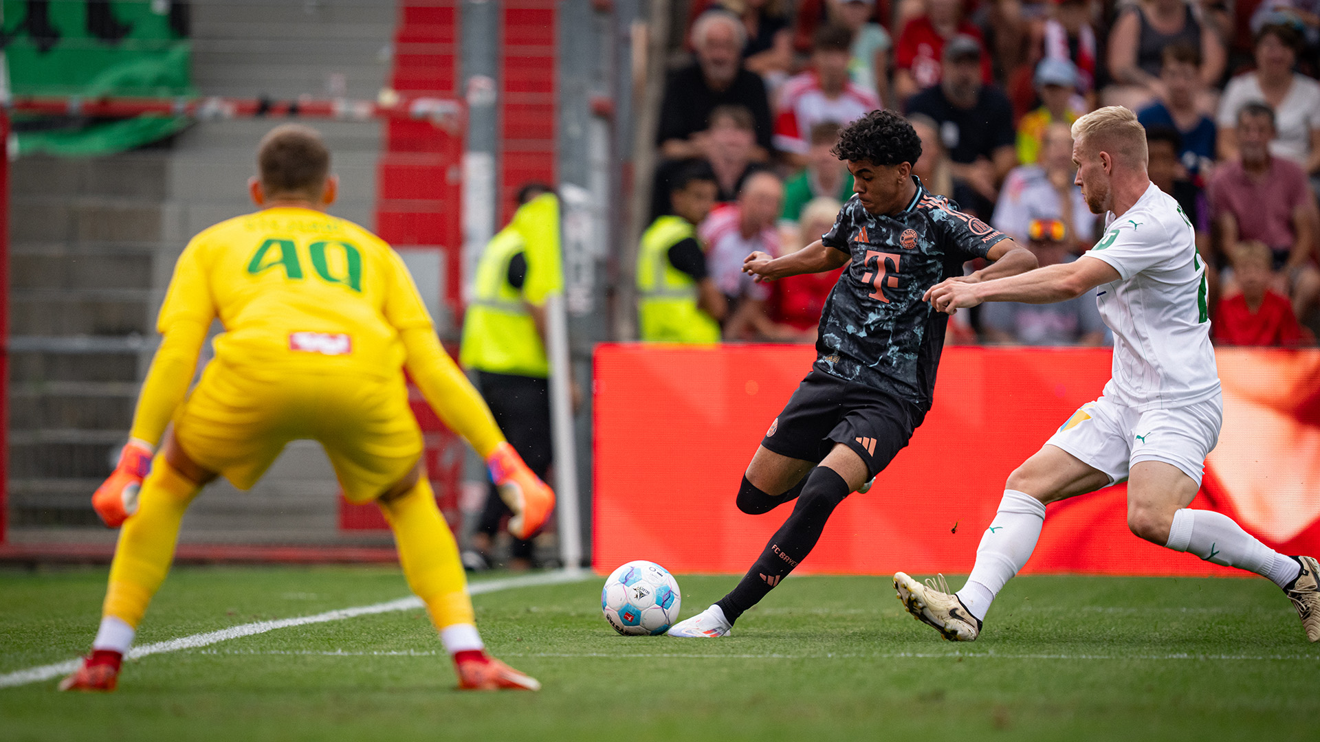 Jugada partido amistoso FC Bayern - WSG Tirol