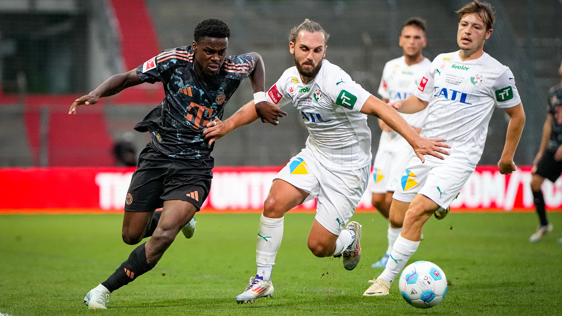 Jugada partido amistoso FC Bayern - WSG Tirol