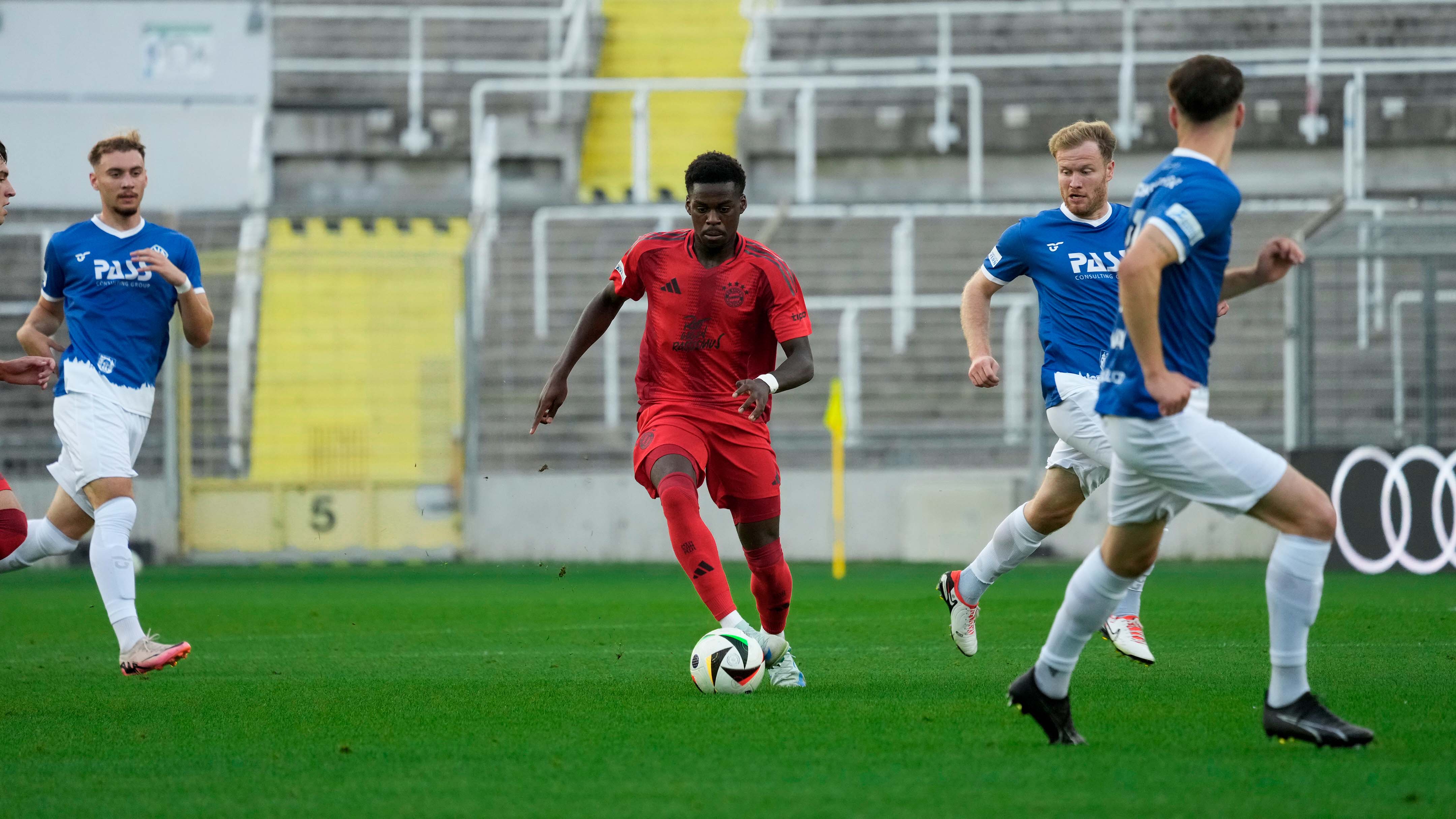 Noel Aseko Nkili von den FC Bayern Amateuren.