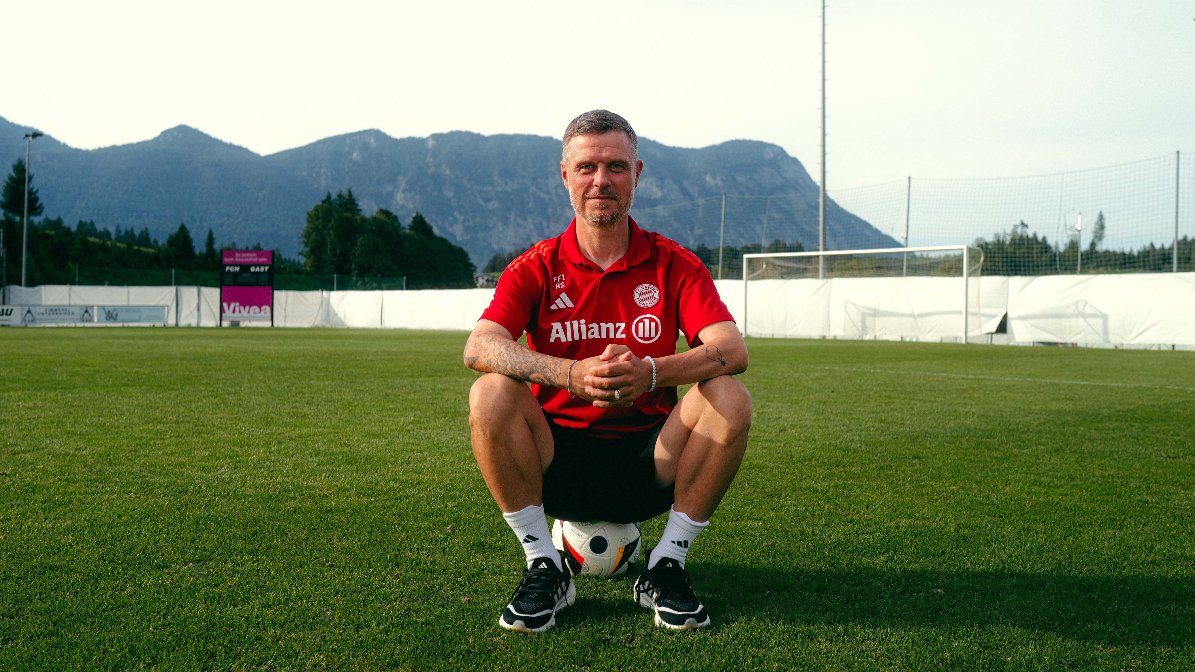 Alexander Straus von den FC Bayern Frauen im Trainingslager