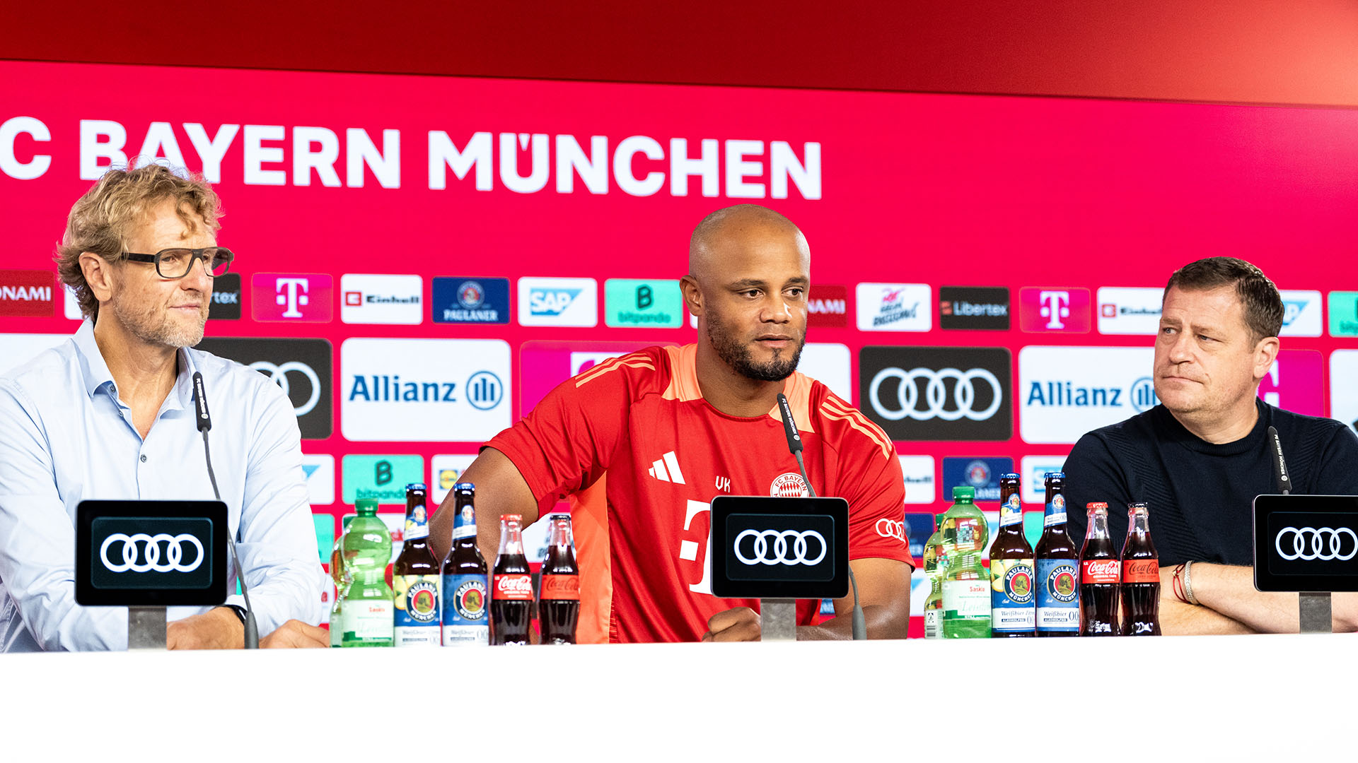 Vincent Kompany speaks in the FC Bayern press conference.